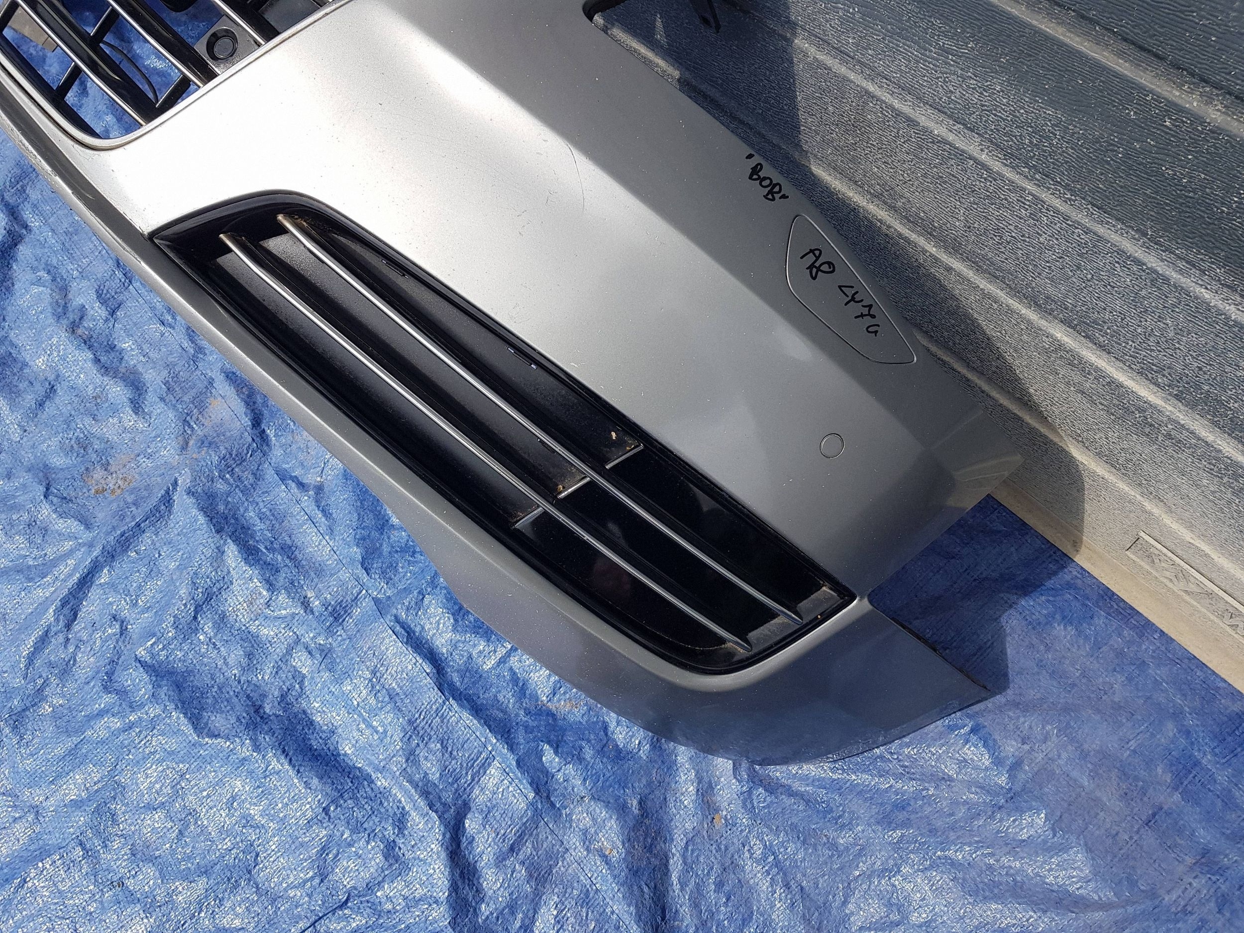 nárazník předek přední AUDI A8 D4 LY7G