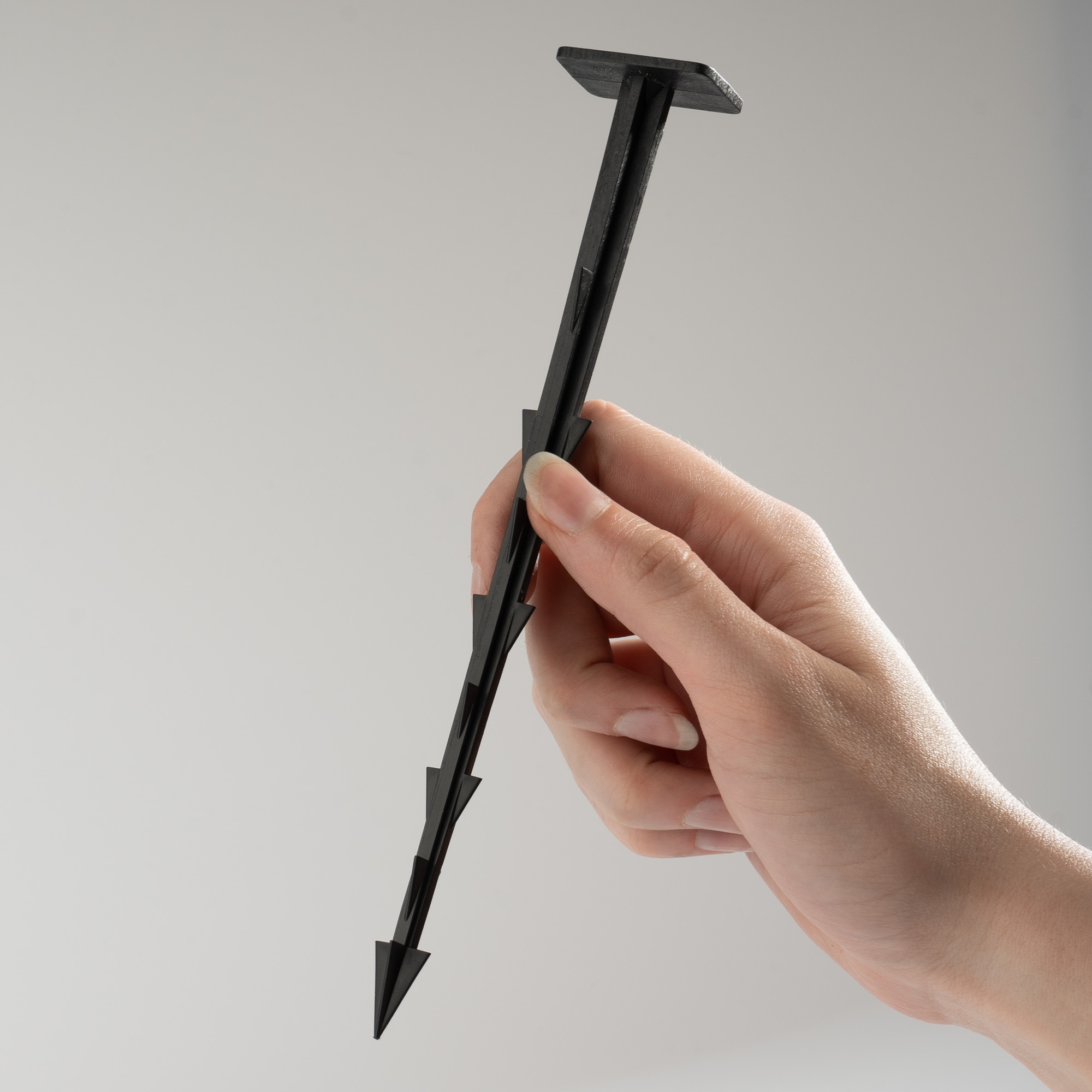 SZPILKI KOŁKI DO AGROTKANINY 20 CM AGROWŁÓKNINY 100 SZT Producent Begris