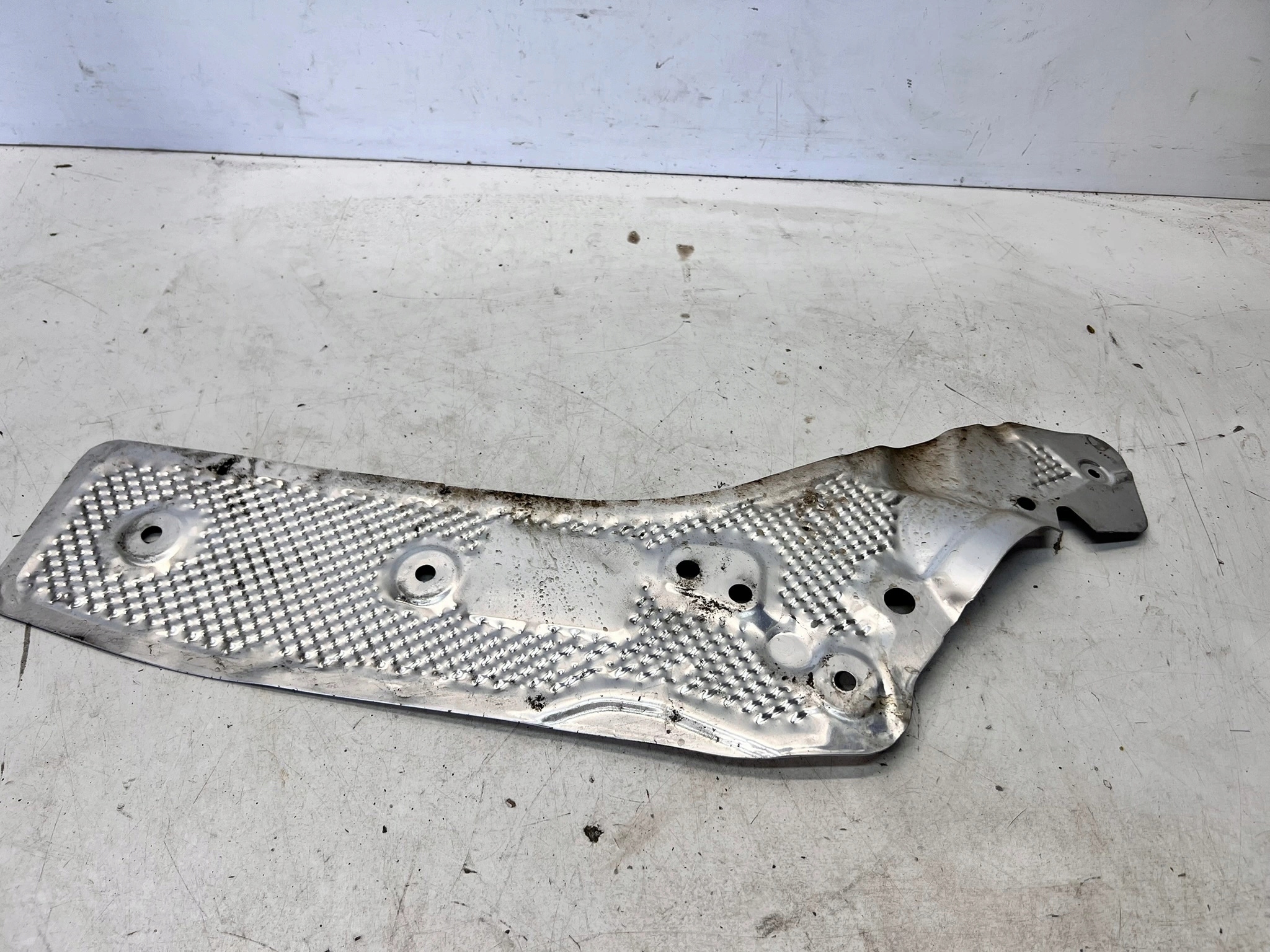 cover TERMICZNA PODLUZNICY right AUDI A6 C8 40804162B