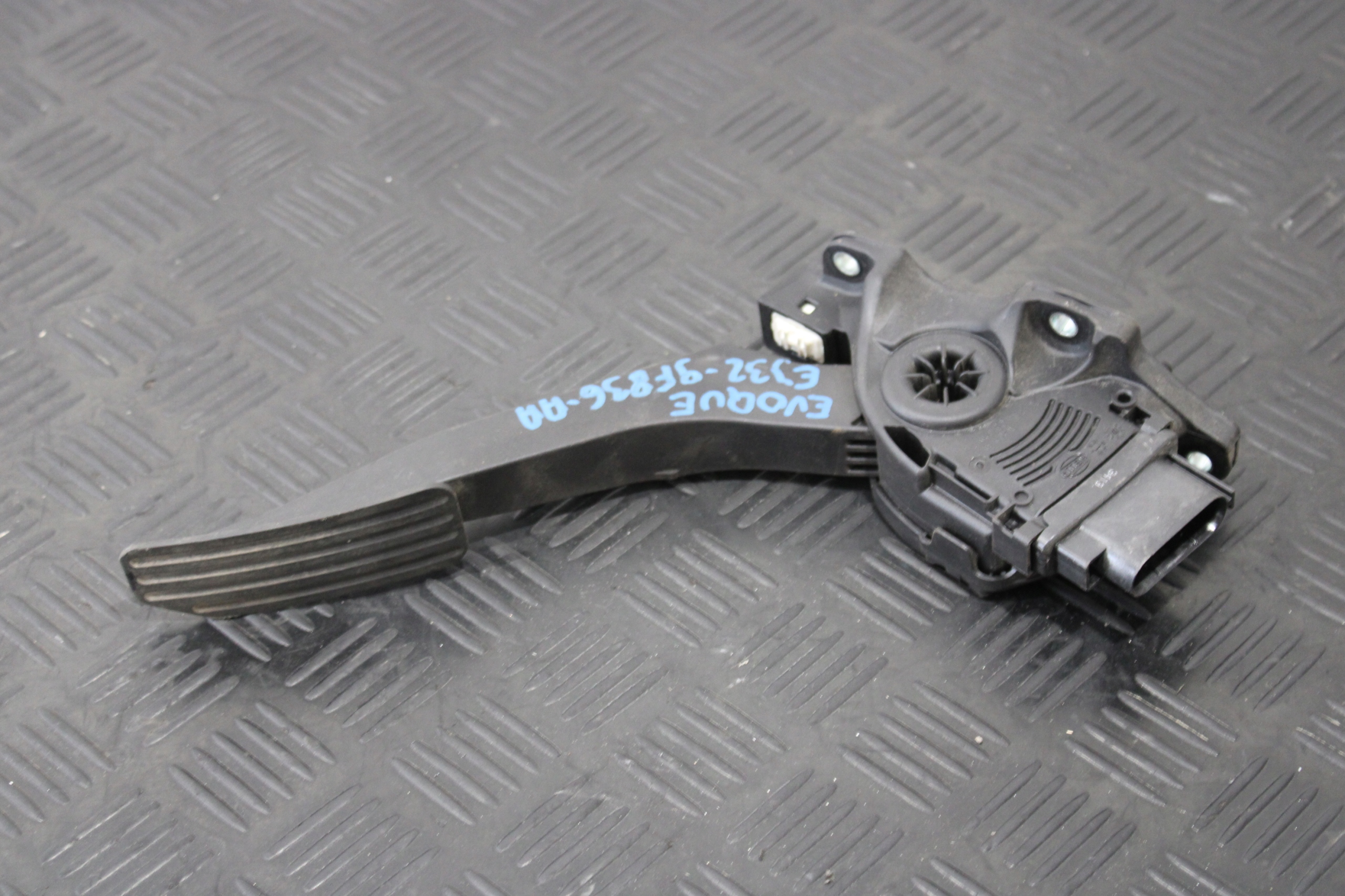 Gaspedal EVOQUE L538 EJ32-9F836-AA