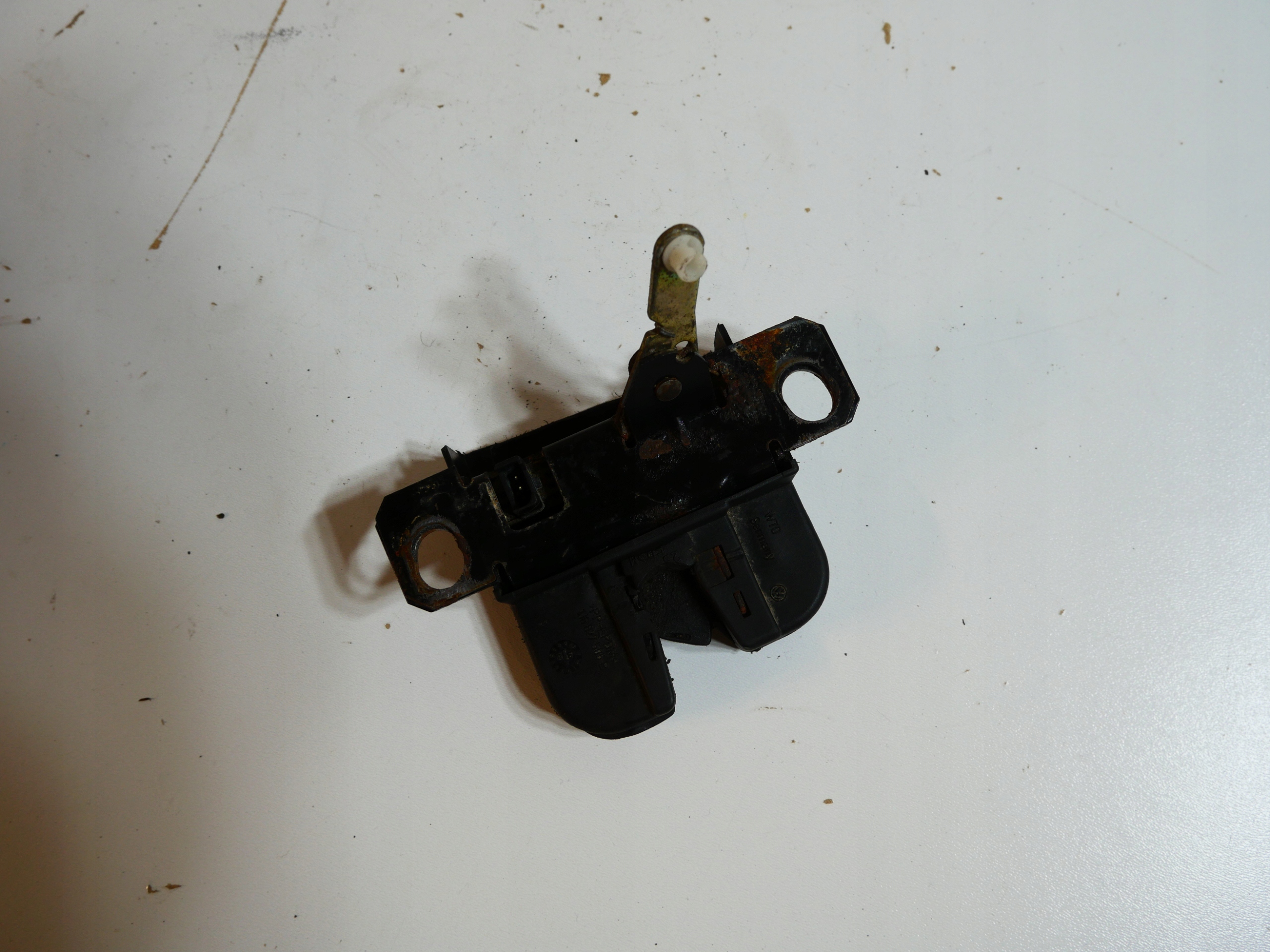 lock bonnet boot VW GOLF IV HB 1J6827505B