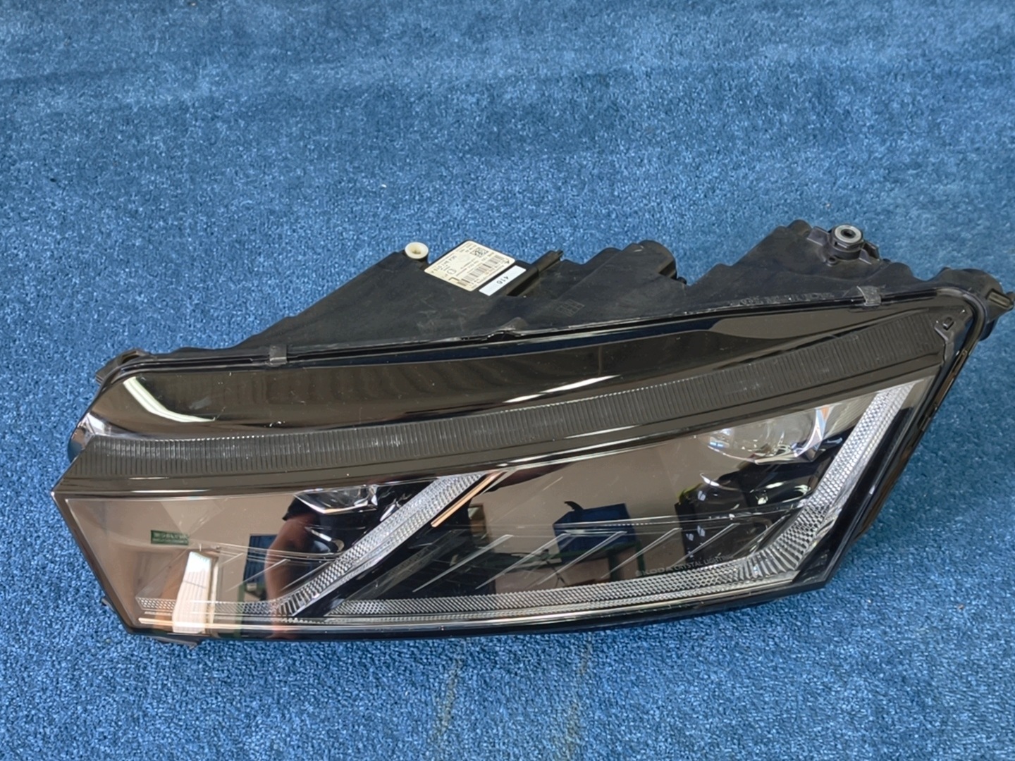 SKODA OCTAVIA IV light REFLEKTOR FULL LED left front original 5E4941015A