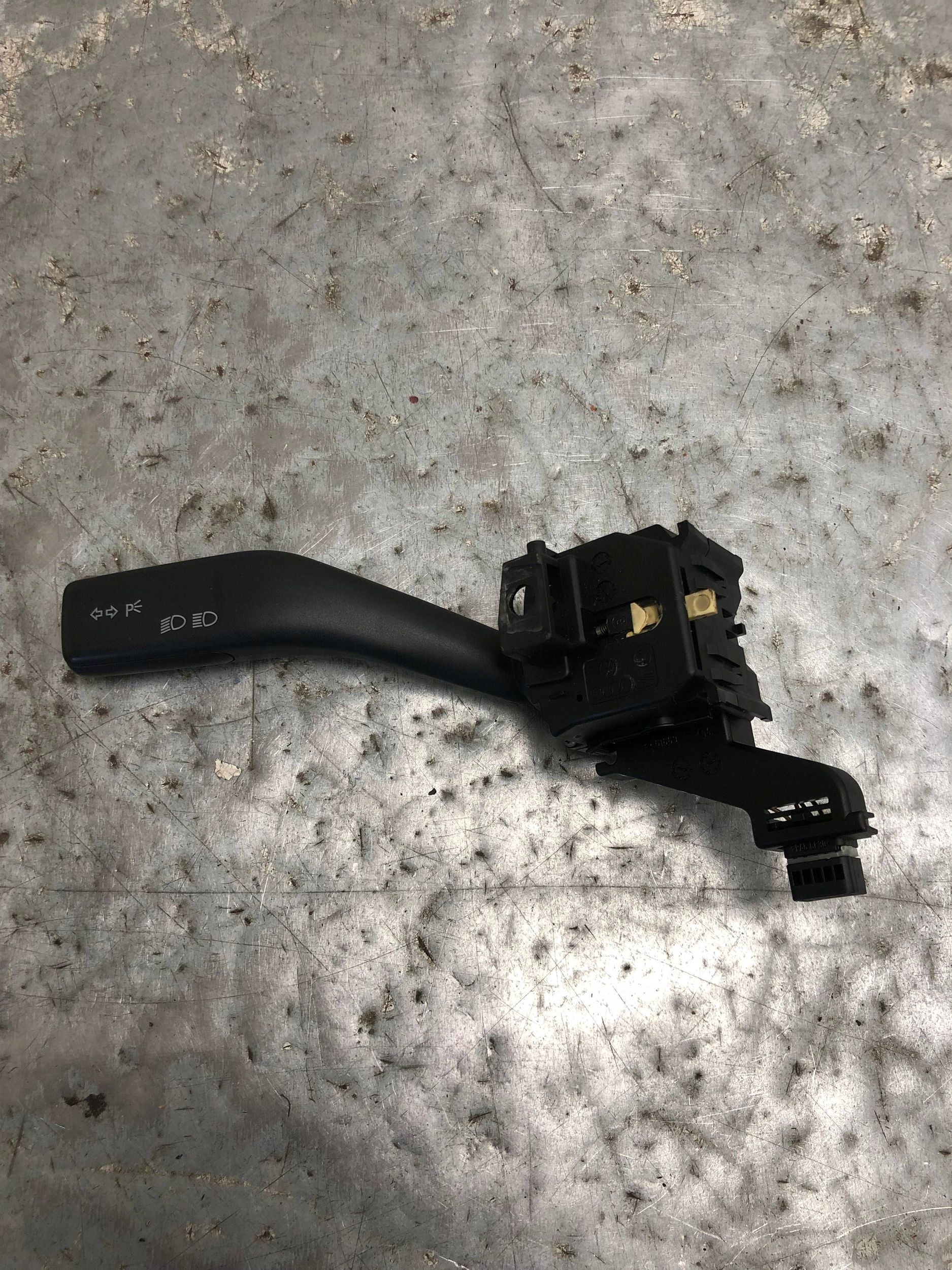MANETKA Indicateurs de direction Gauche SEAT LEON II 1K0953513
