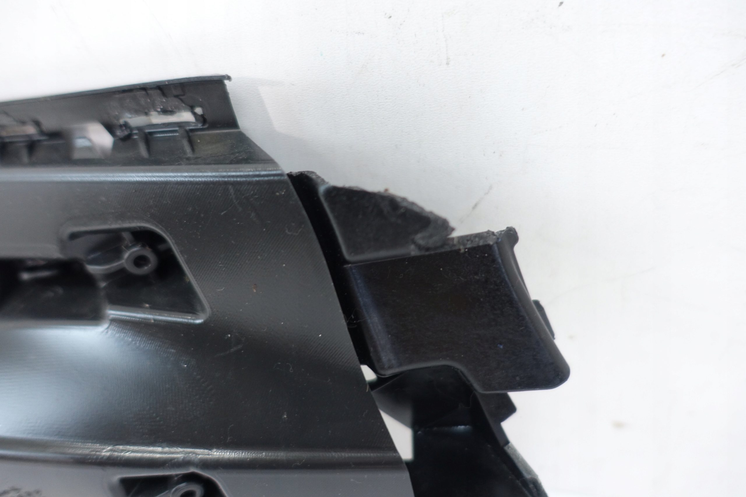 AUDI A6 C8 2018- Support Support plaque Lave phare Pare choc Droite Avant