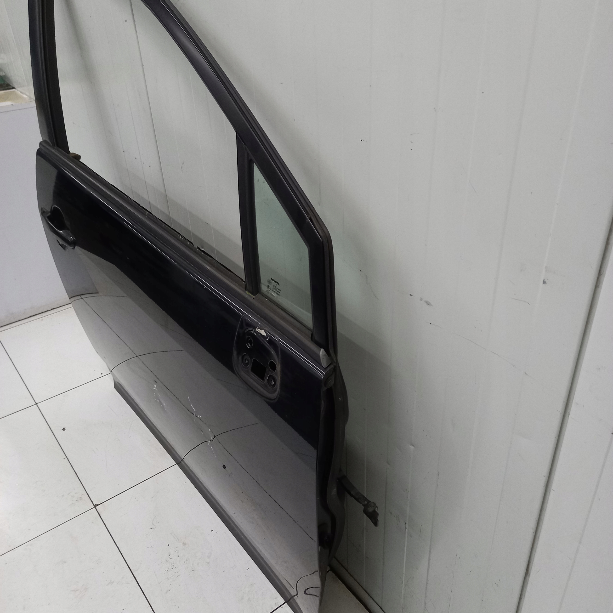 door right front TOYOTA AVENSIS VERSO