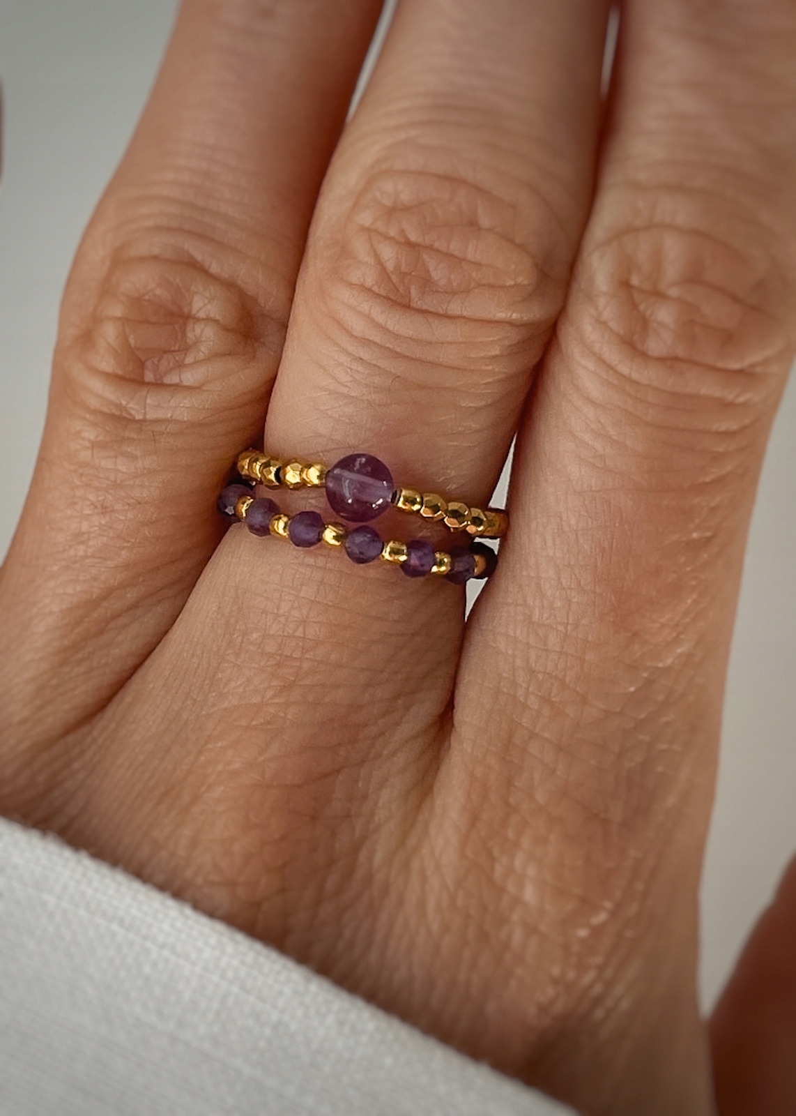 Elastické hematitové prsteny, ametyst M