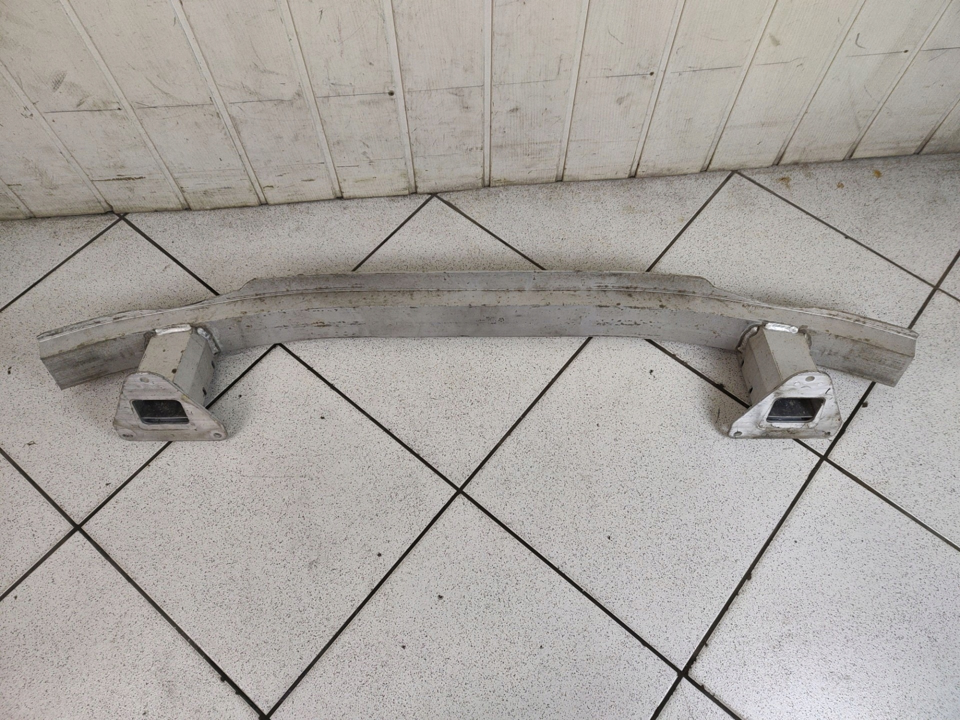 sider pillar of a bumper front Jeep Cherokee 5 2014 1741468613