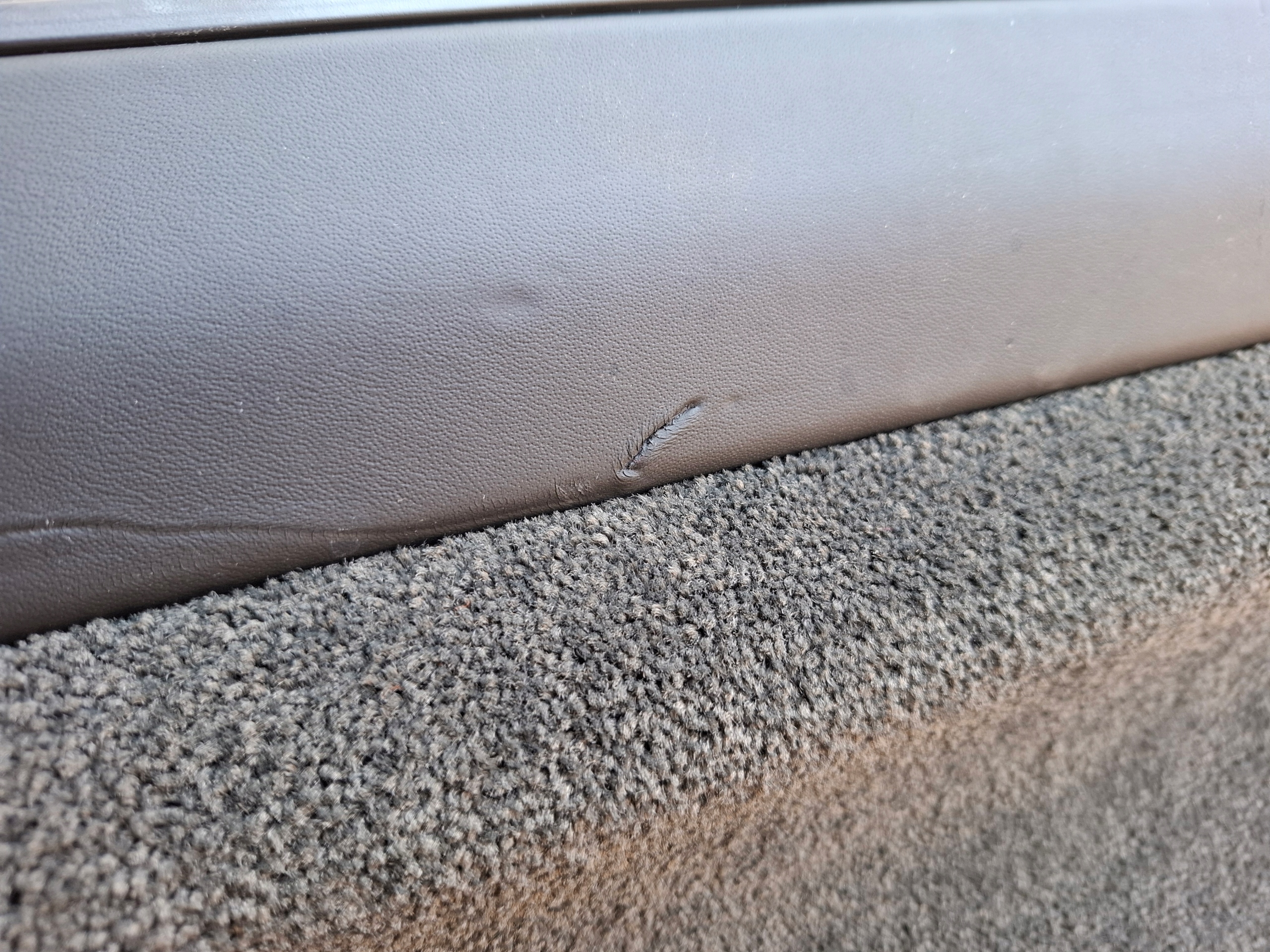boot upholstery left BENTLEY BENTAYGA 17r