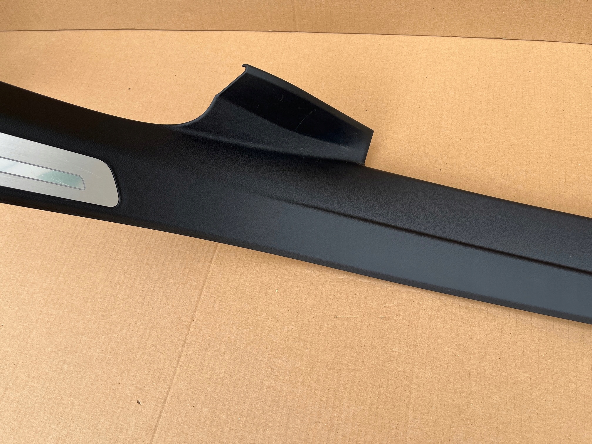 Audi A8 D4 moulding cover cap threshold left rear part 4H0864607F