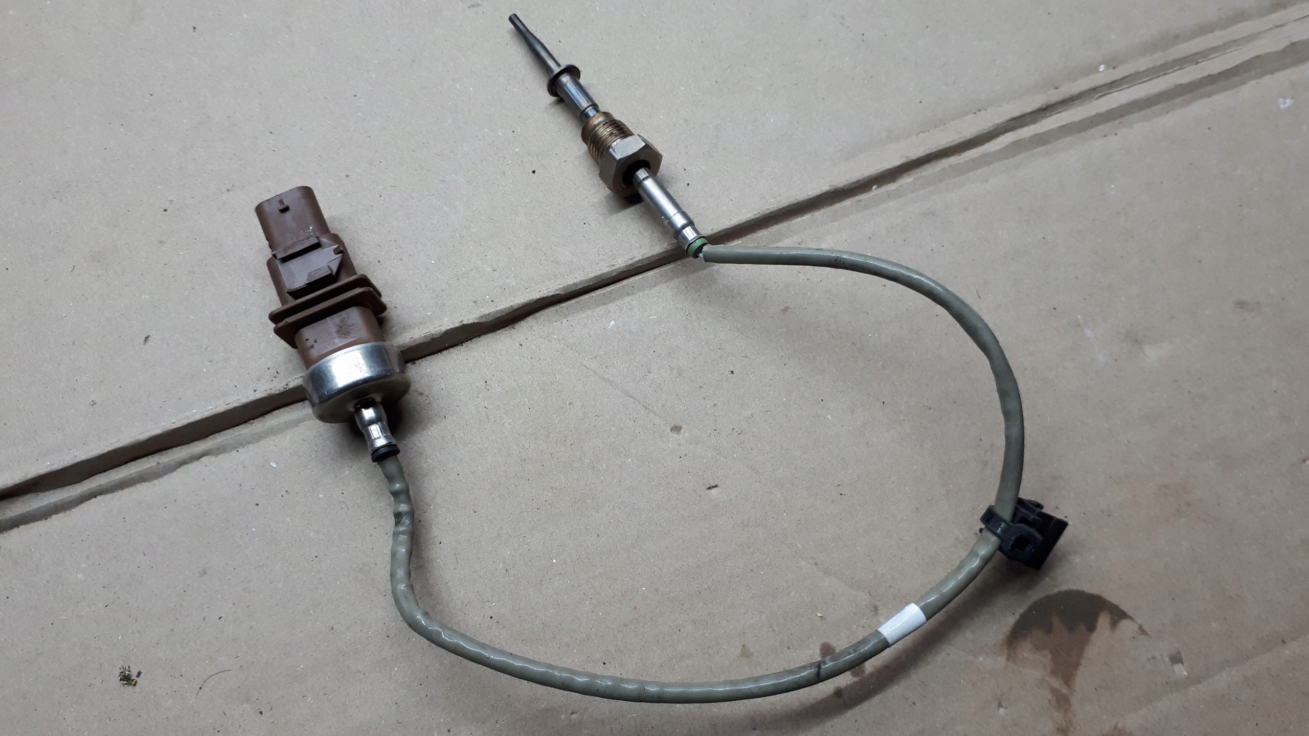 A4 B9 LIFT Sensor TEMPERATURY Gase 2.0 TFSI A5