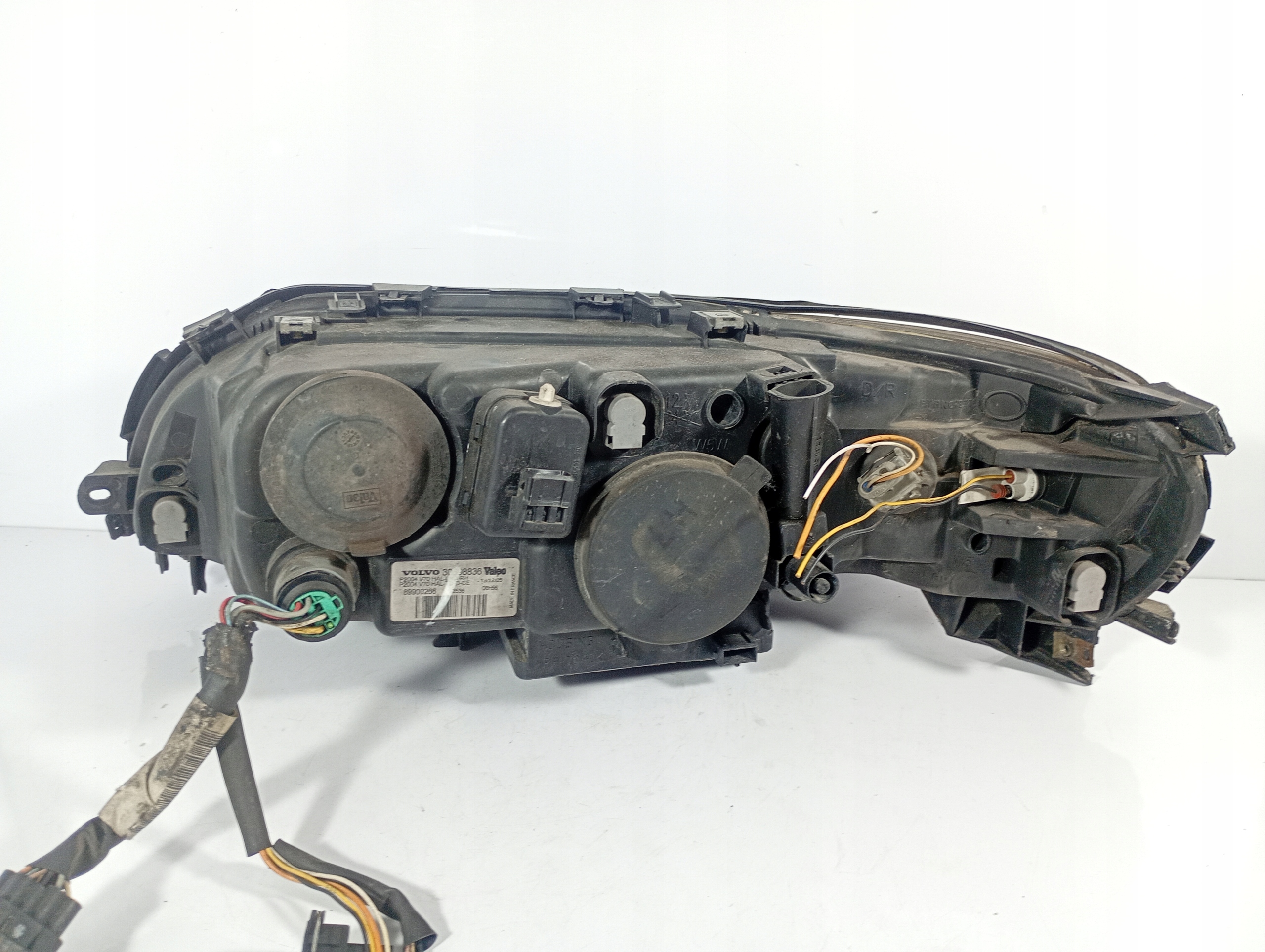 VOLVO V70 II 2 FL 05-08 REFLEKTOR right light front front right 30698836