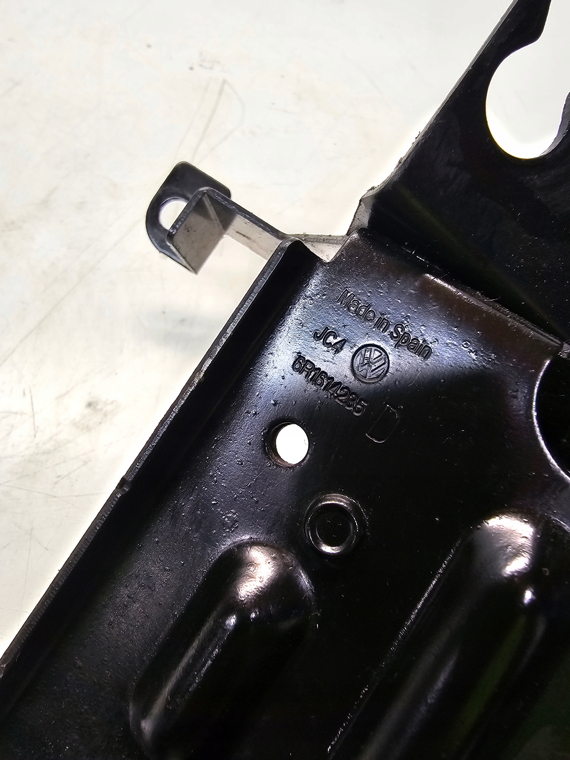 Support plaque POMPY ABS ESP AUDI A1 8X VW SEAT 6R1614235D
