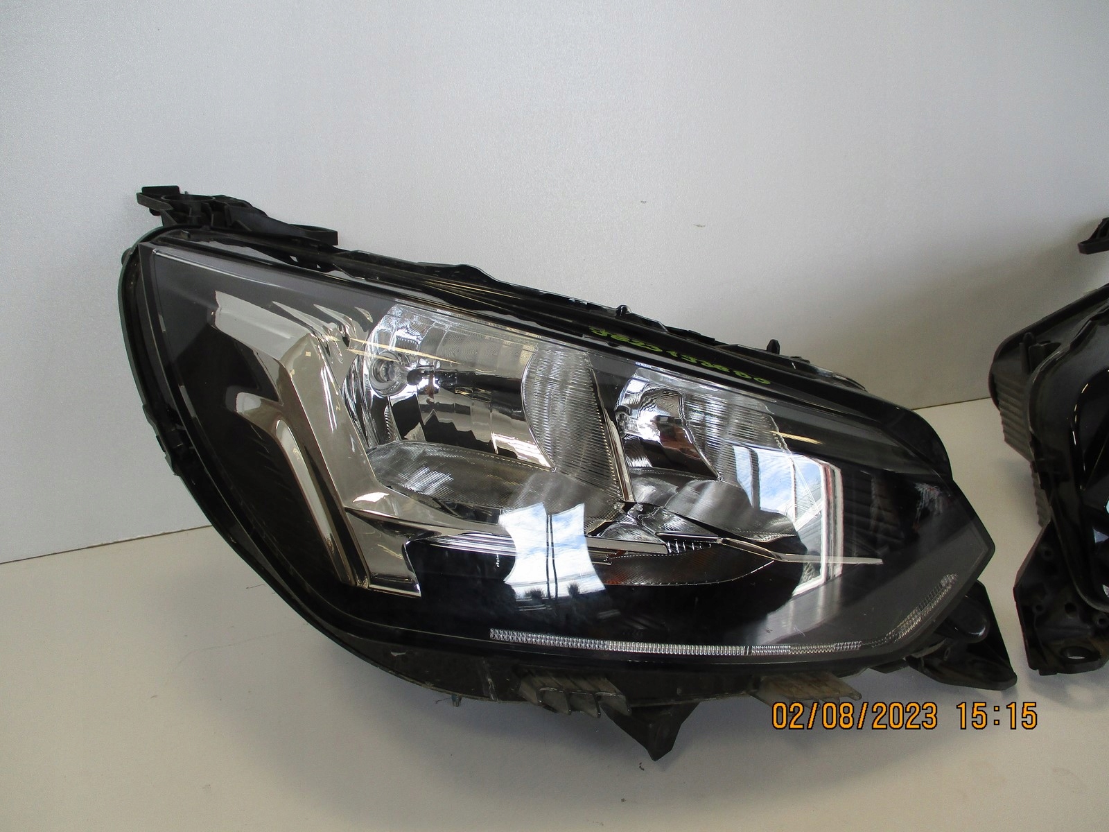 light right left PEUGEOT 208 9823193880