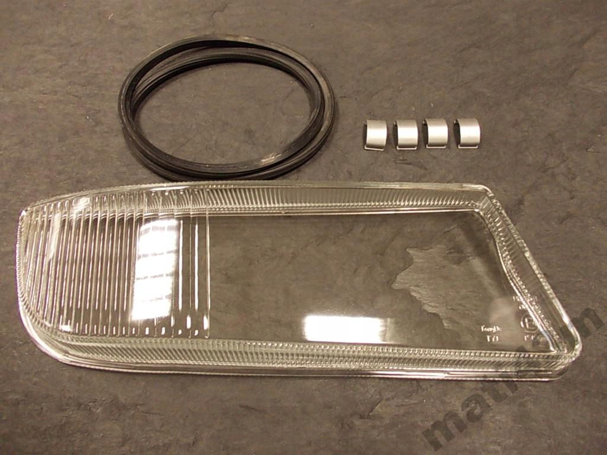 SZKLO HALOGENU MAN TGX PRAWY USZCZELKA