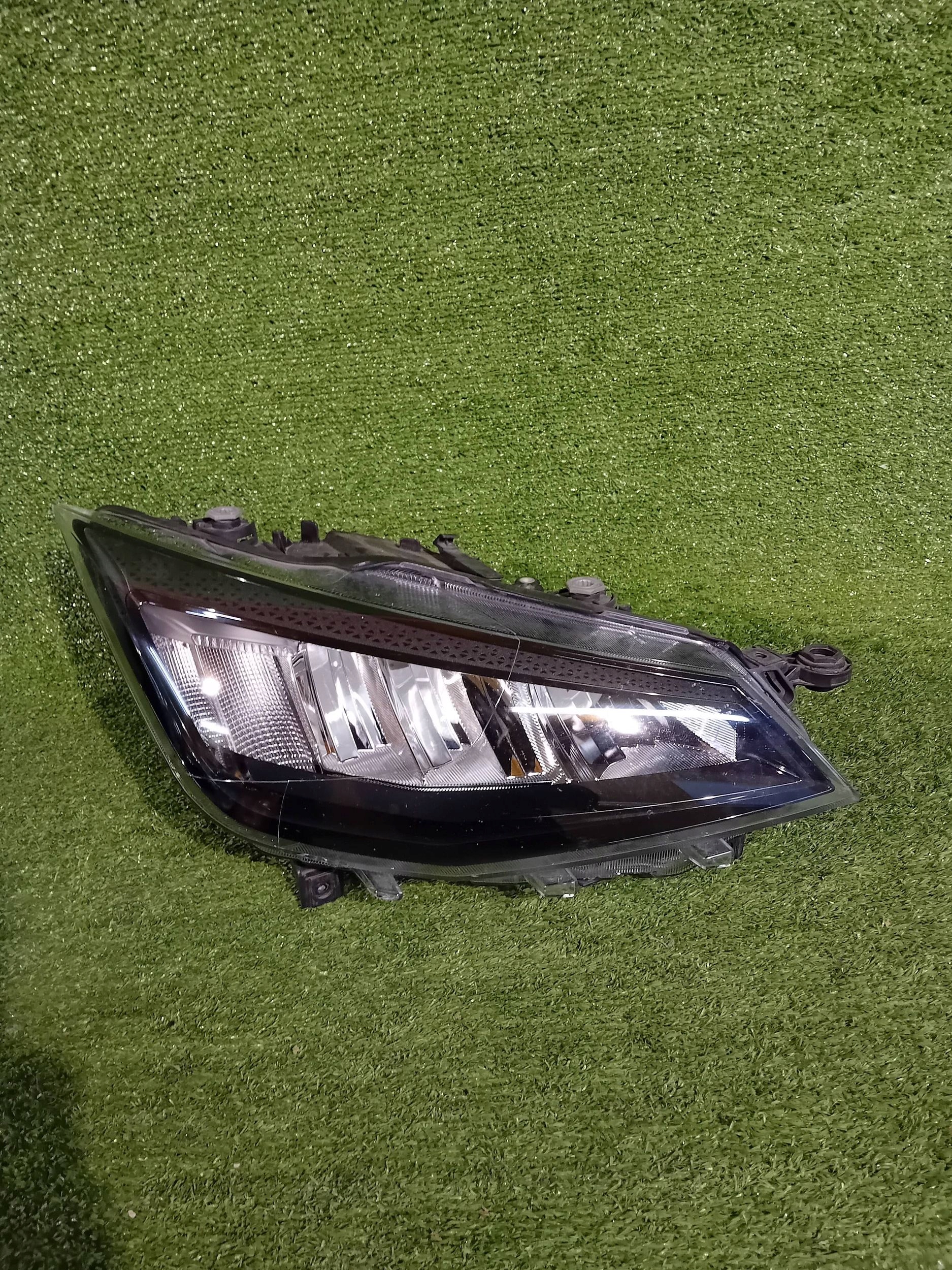 REFLEKTOR right front SEAT IBIZA V LIFT 21- FULL LED NR .872