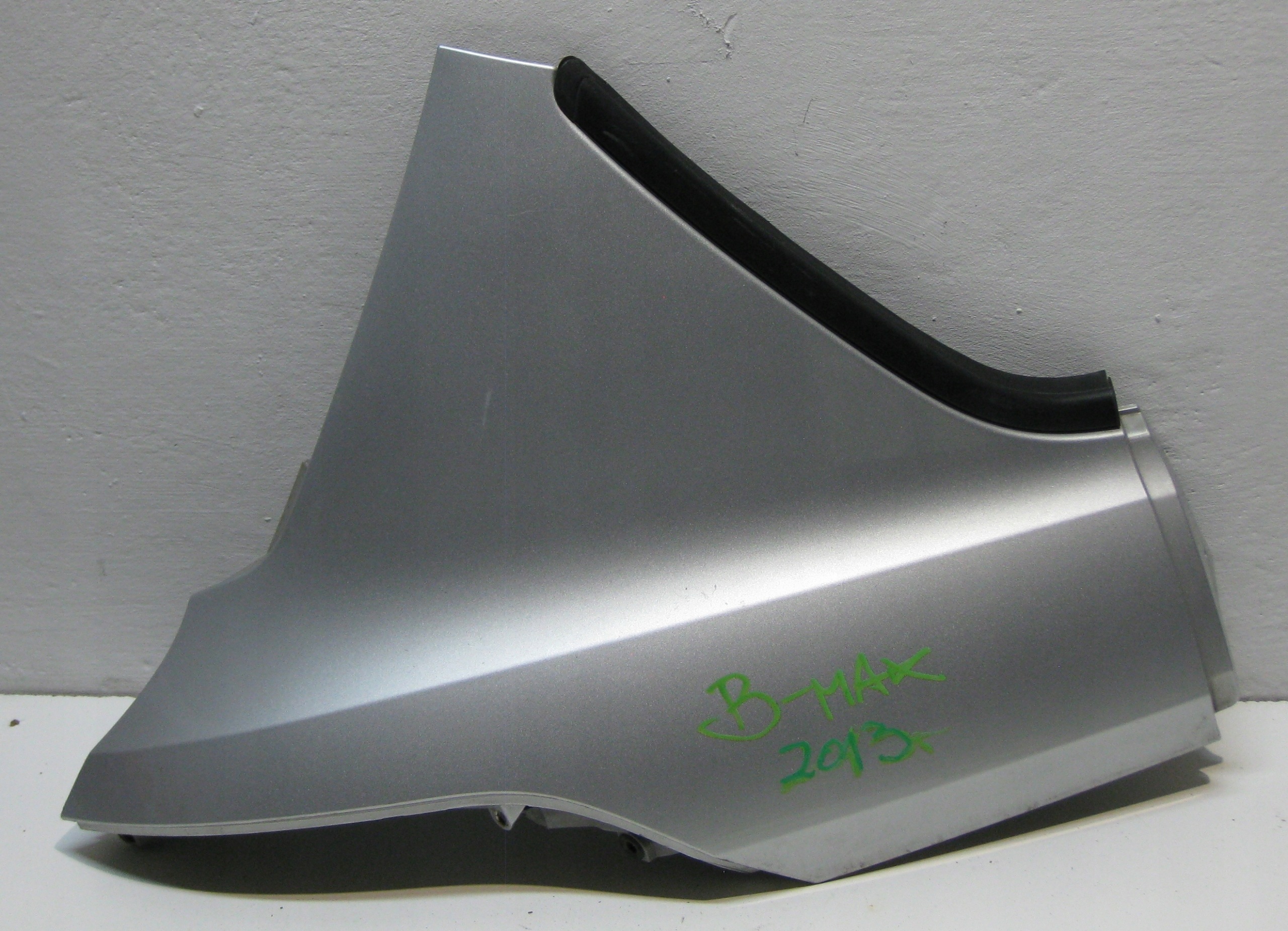 FORD B-MAX 13R 1.0EB Couverture Aile Droite Arrière Support plaque AV11R29612AD