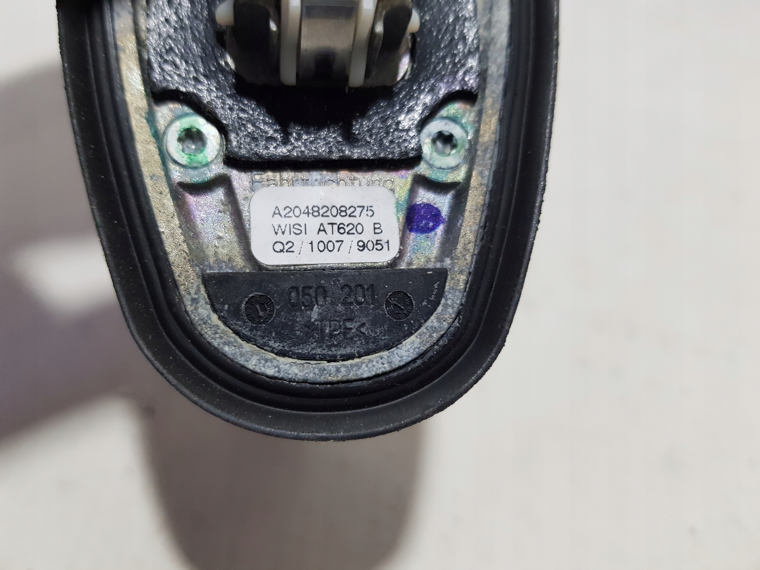 ANTENA dach GPS MERCEDES W204 2048208275
