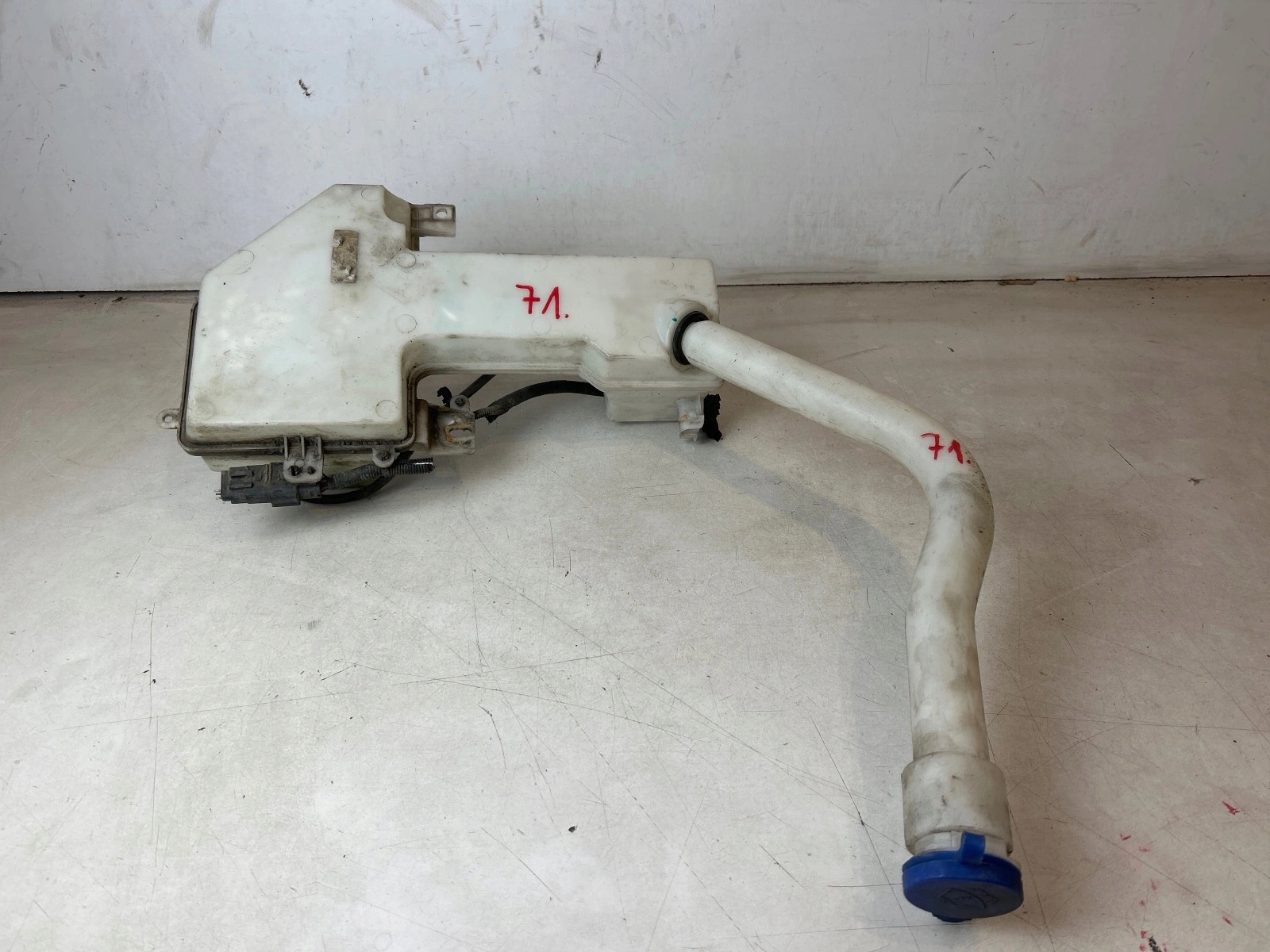 washer fluid tank Ford Transit Custom MK8