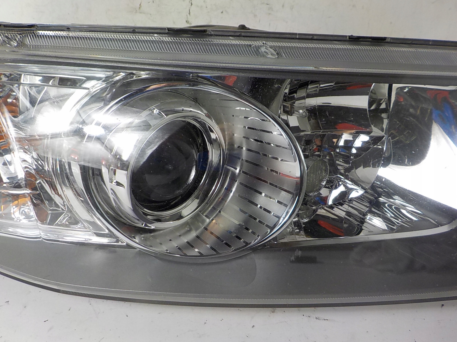 CHEVROLET CAPTIVA and LIFT light right front front UK