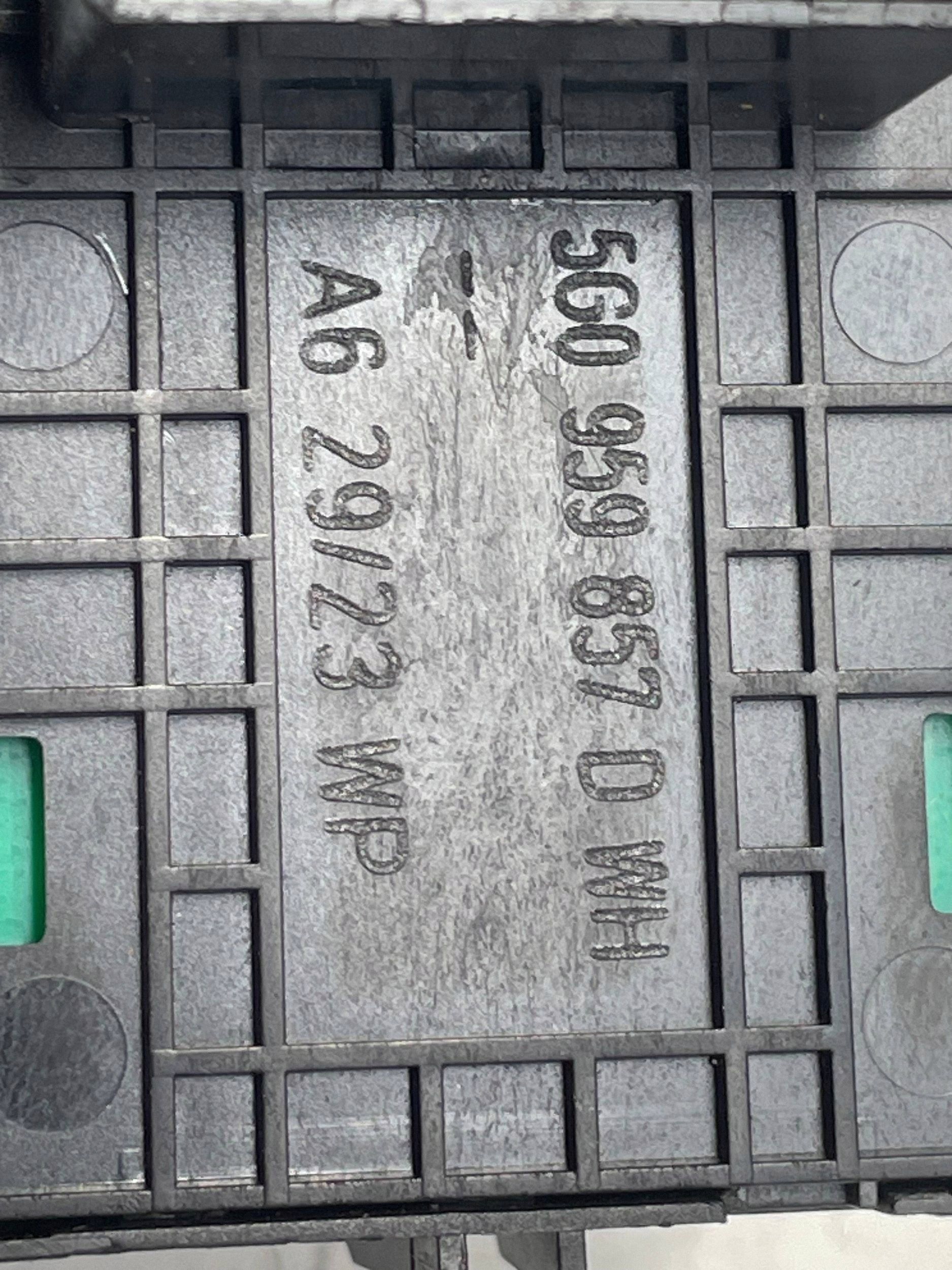 window control switch VOLKSWAGEN PASSAT B8 5G0959857D @M