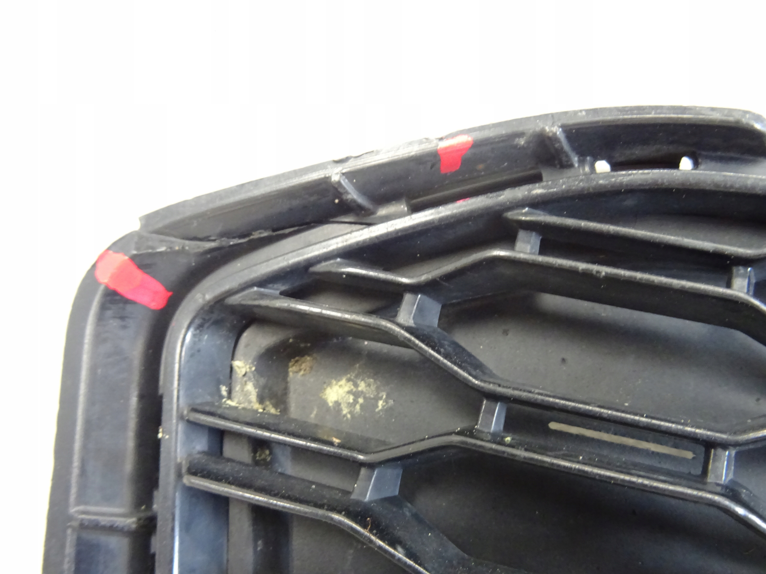 grid of a bumper front front right BMW 5 G30 G31 51118064966