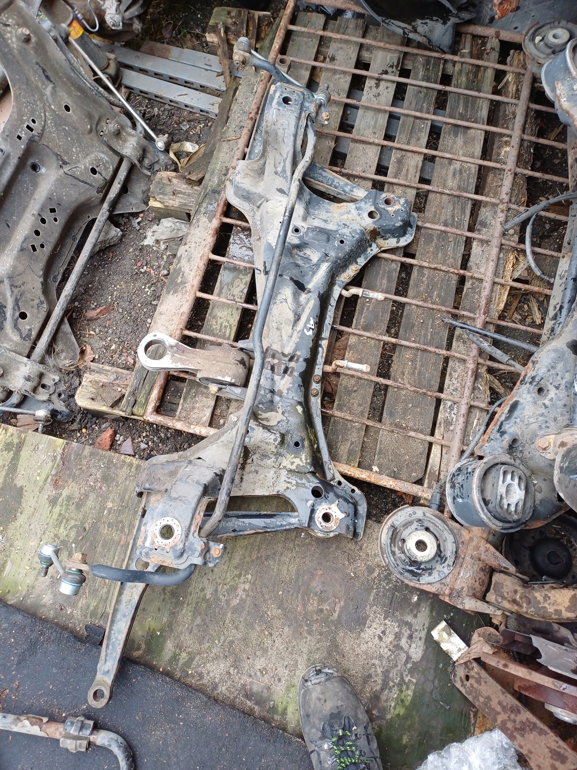 AUDI A3 GOLF IV axle beam subframe STABILIZATOR front sider