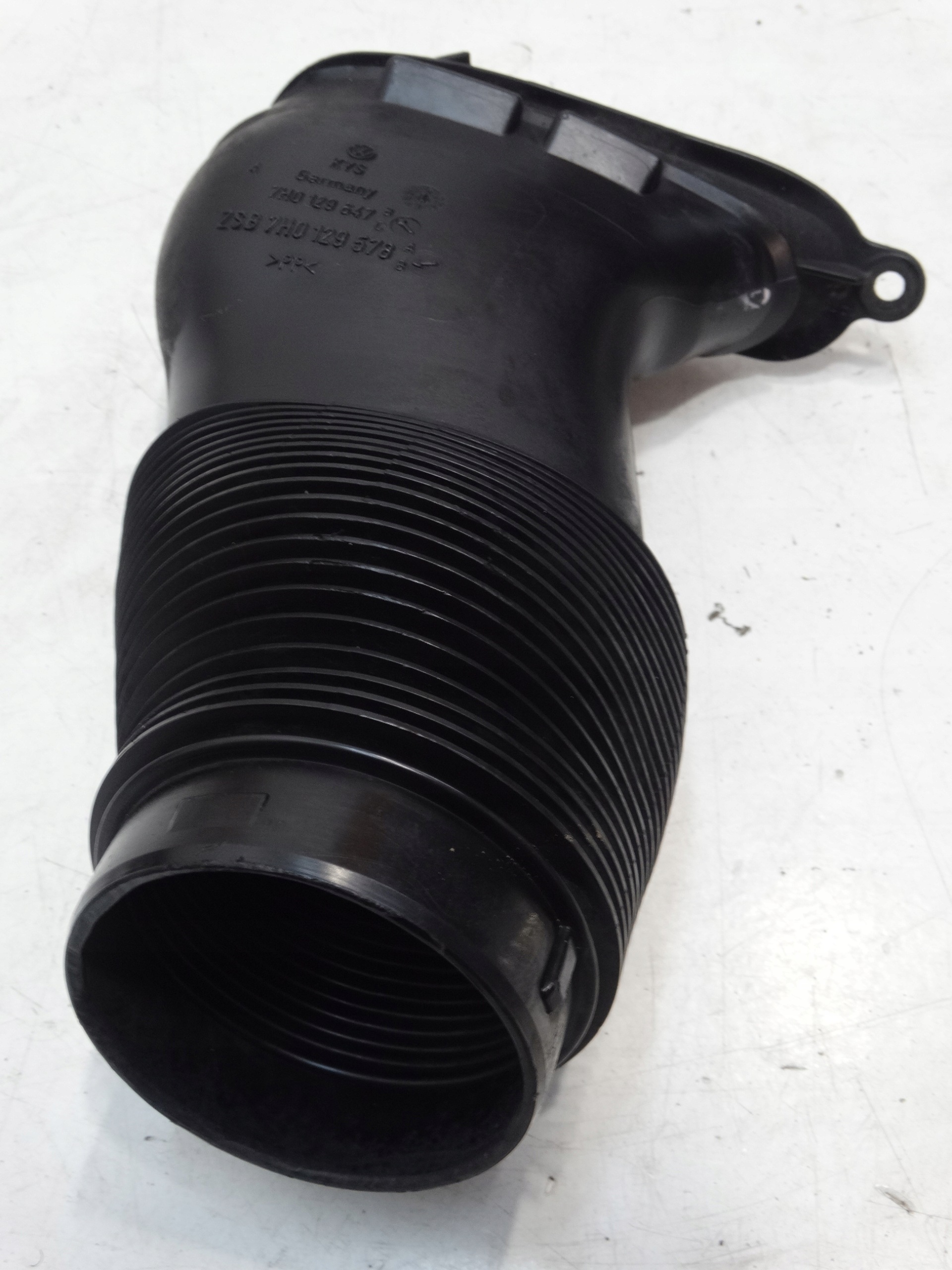 pipe air hose VOLKSWAGEN TRANSPORTER T5 7H0129647
