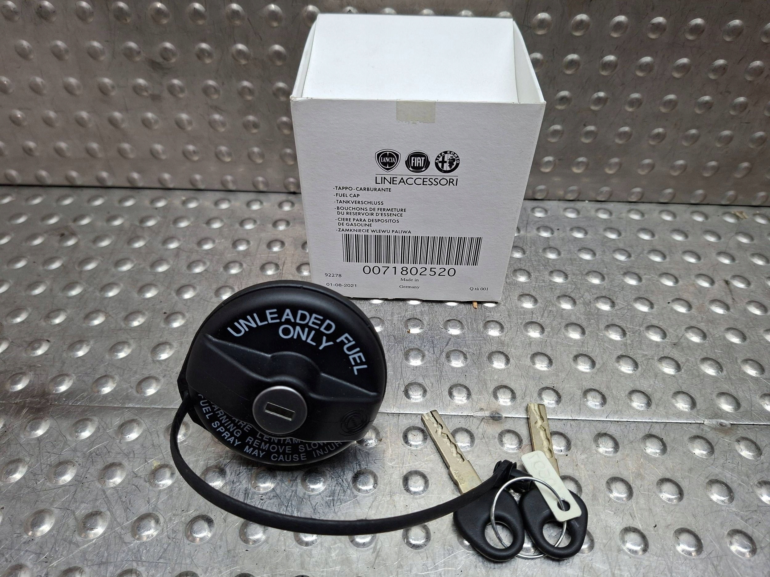 KOREK WLEWU PALIWA 71802520 FIAT 500 GRANDE PUNTO EVO DOBLO II SCUDO II