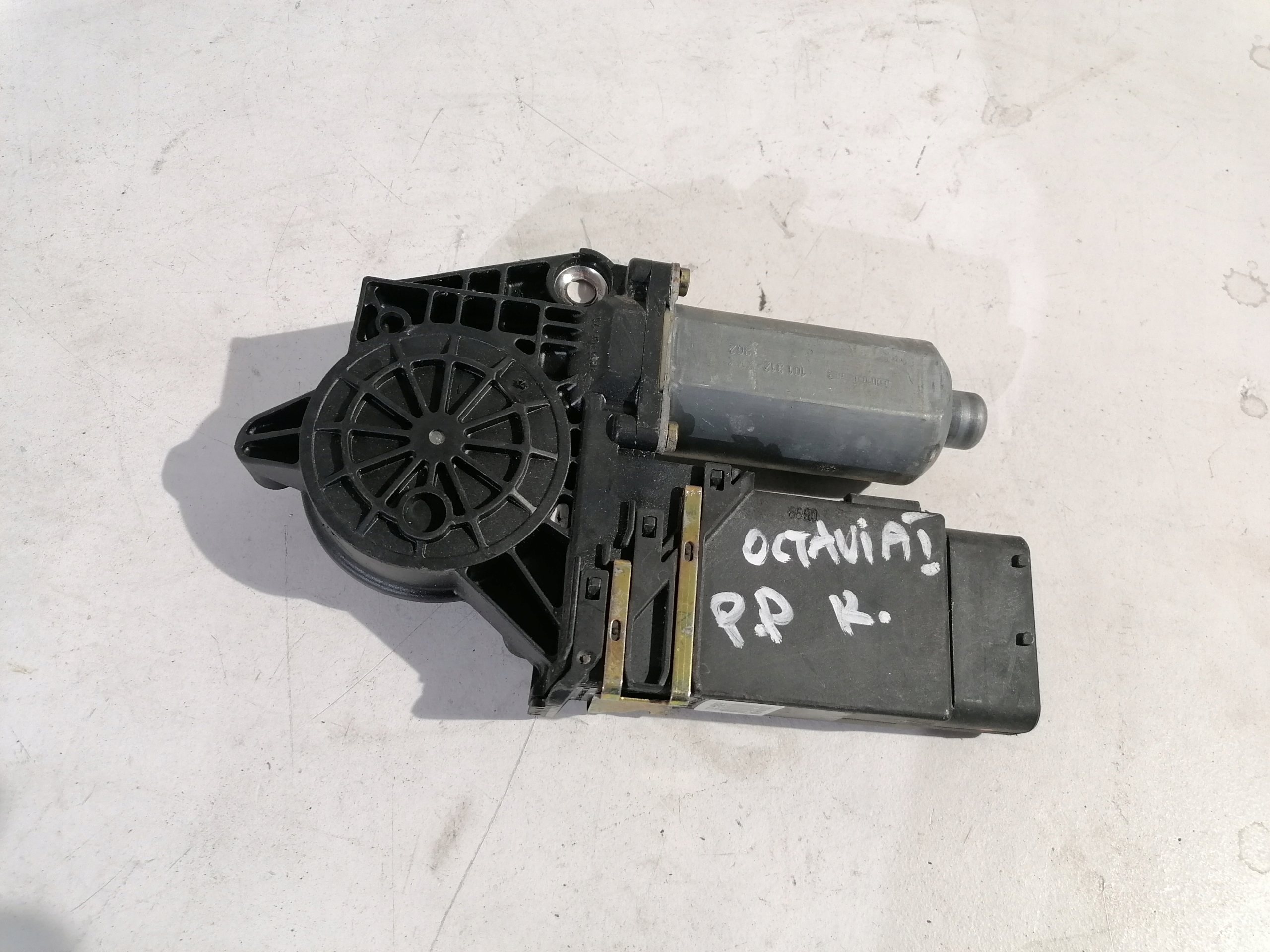 Skoda Octavia et Module Vitre Droite Avant EU