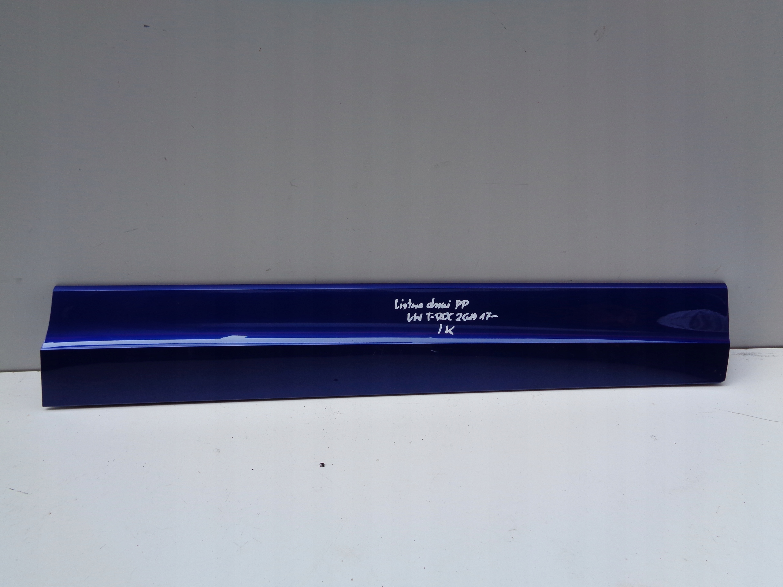 moulding door right front VW T-ROC 2GA 17
