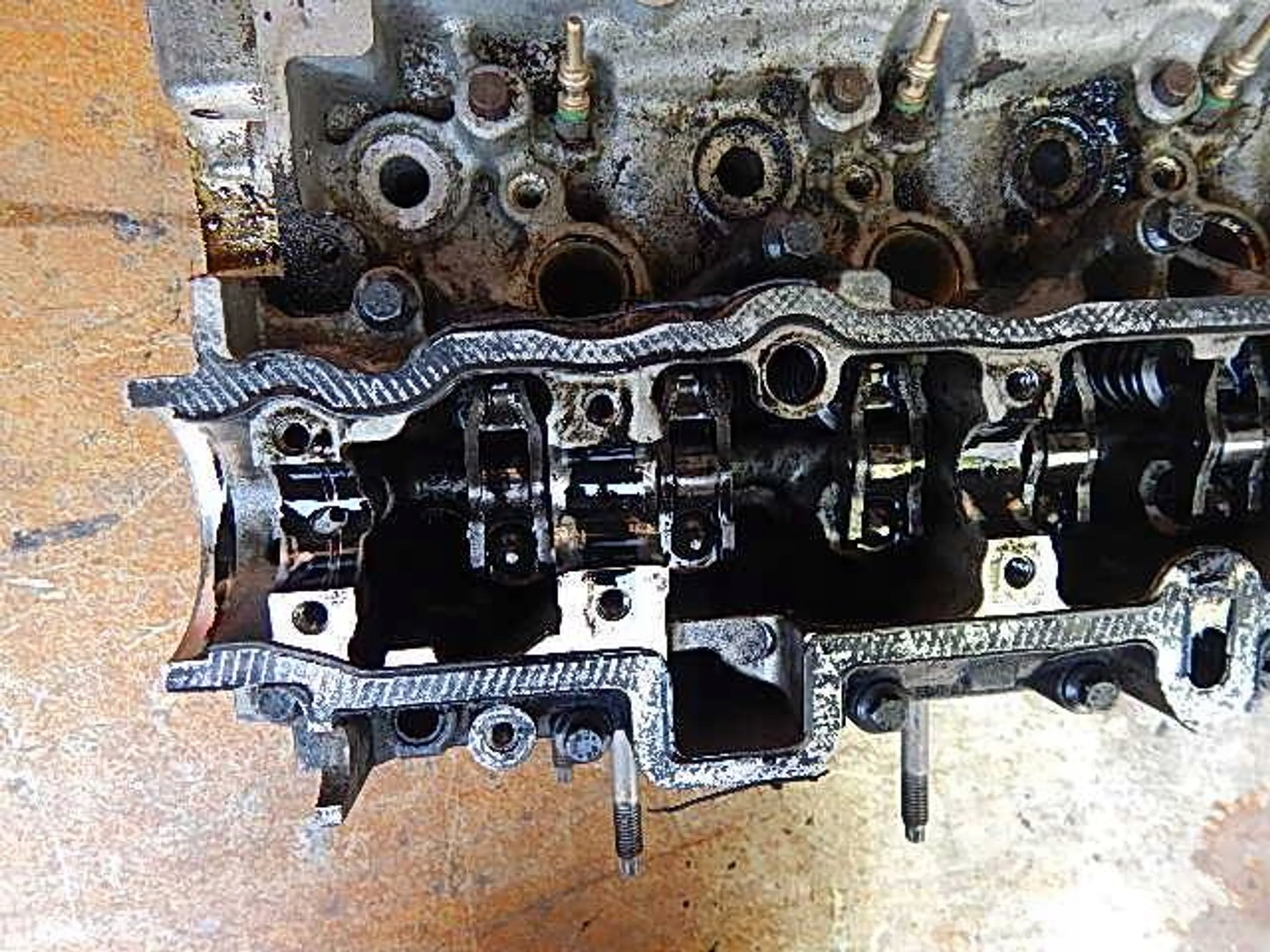 GŁOWICA PEUGEOT, CITROEN 1.6 HDI 8V 10-18 Typ silnika Diesel