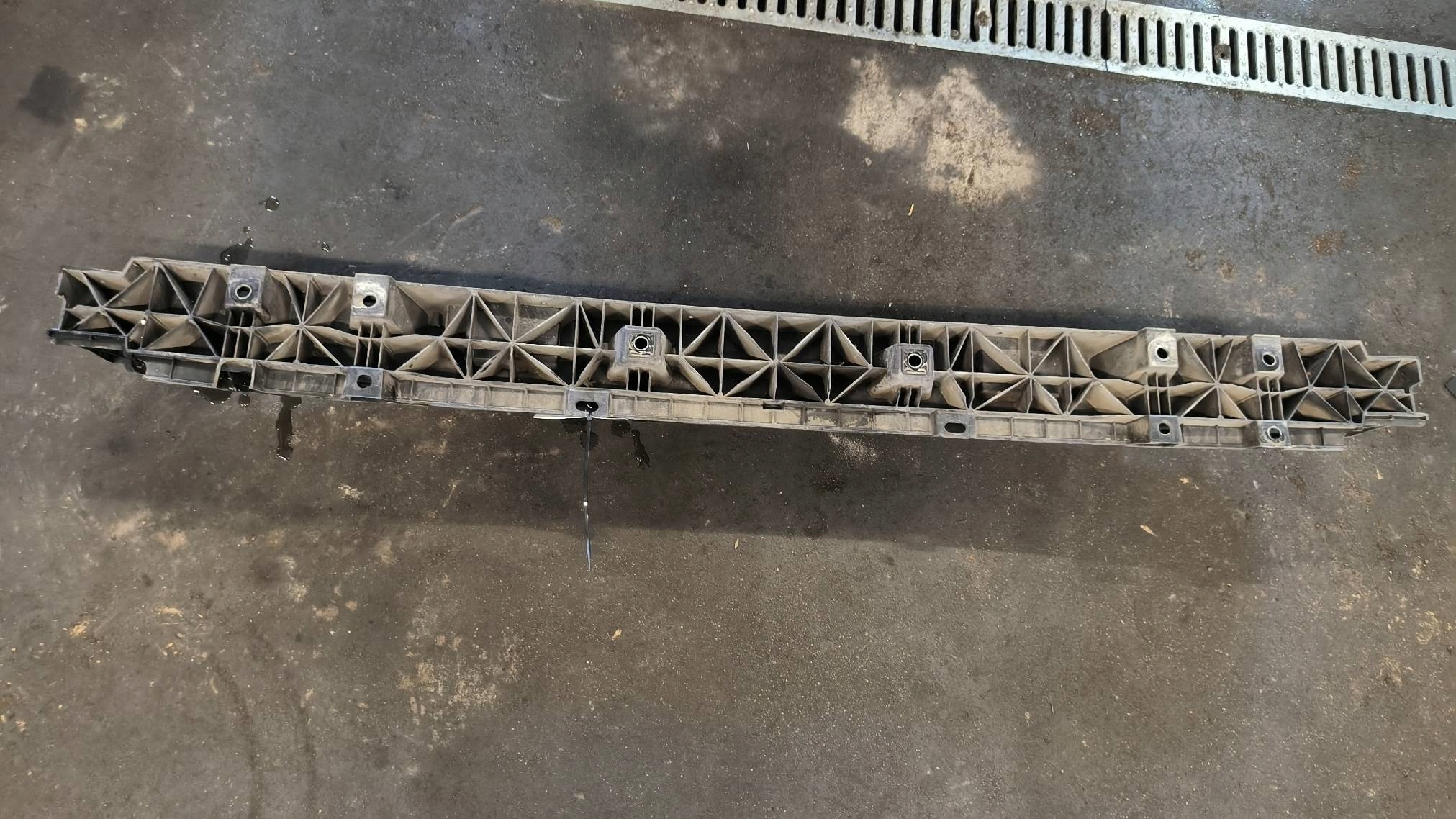 bumper support rear part 7C0807305D MAN TGE