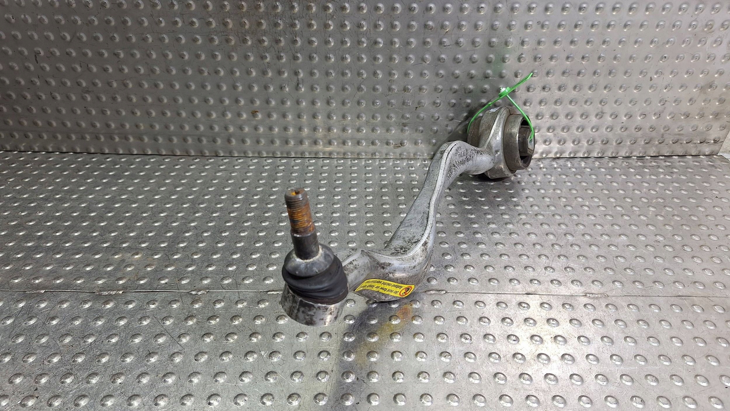 Querlenker links vorne 6763703 BMW E81 E82 E87 E88 E89 E90 E91 E92 E93 X1 E84