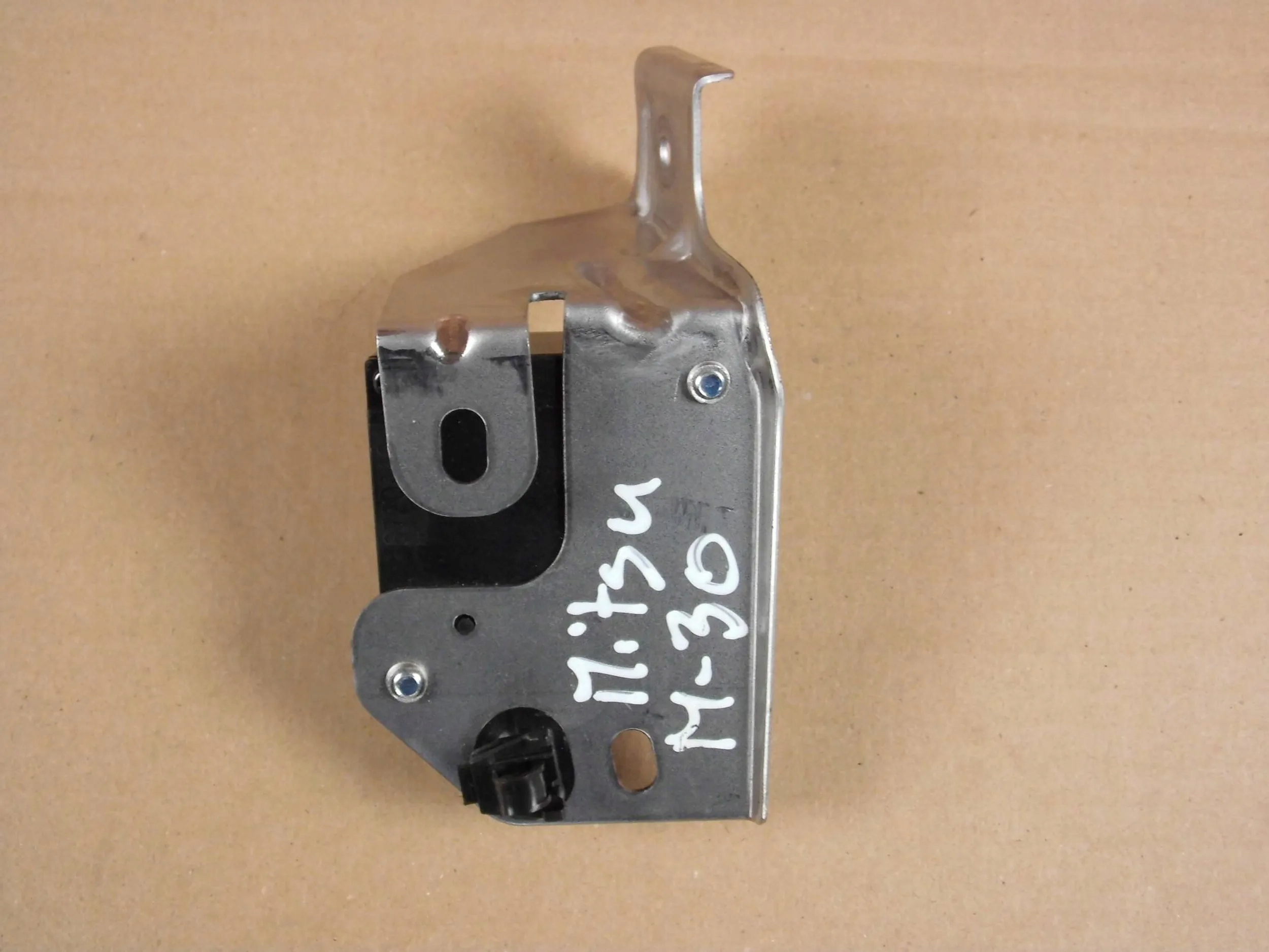 Mitsubishi Outlander III syrena speaker