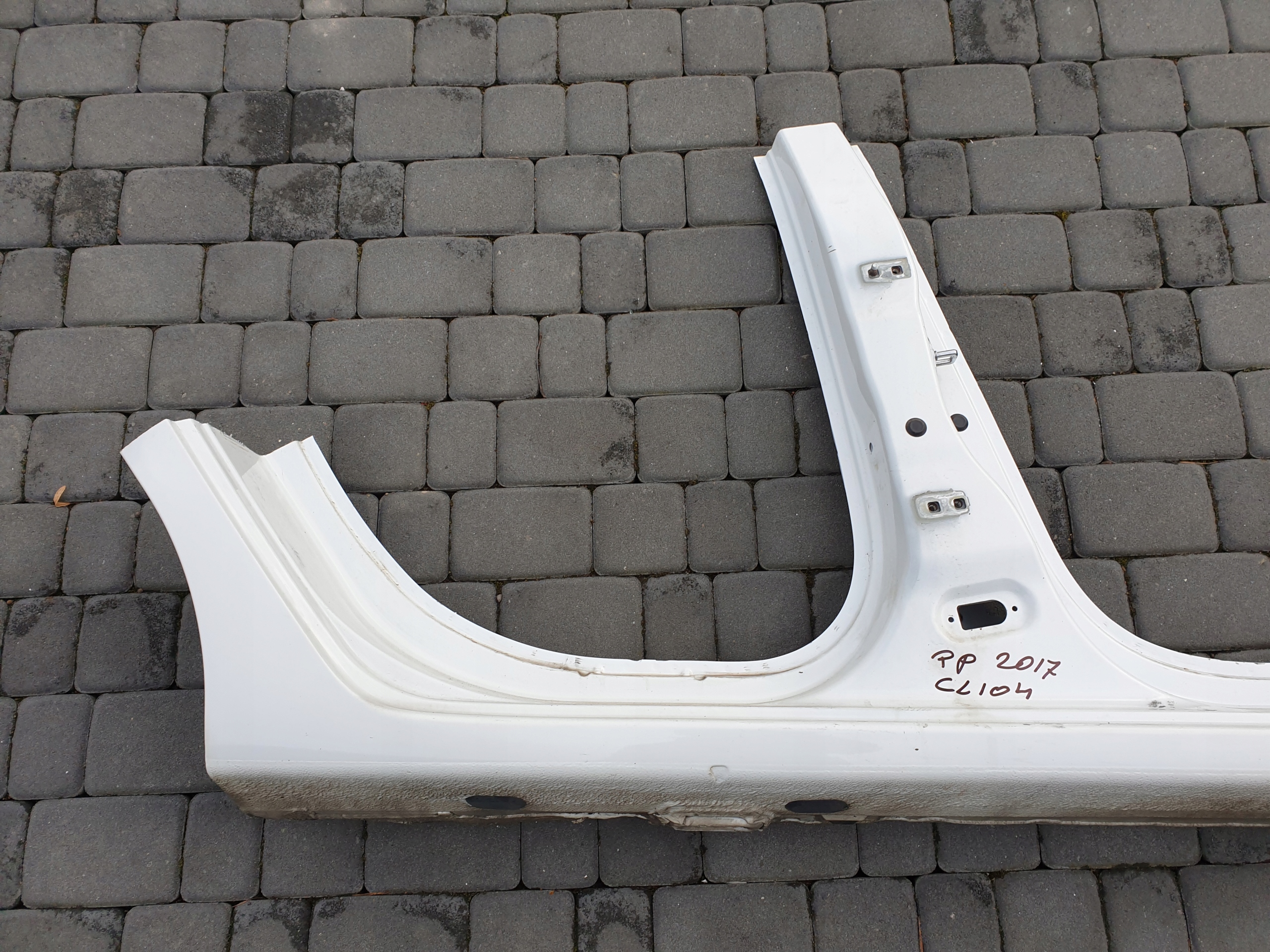 pillar DRZWIOWY threshold RENAULT CLIO 4 IV 2013- right
