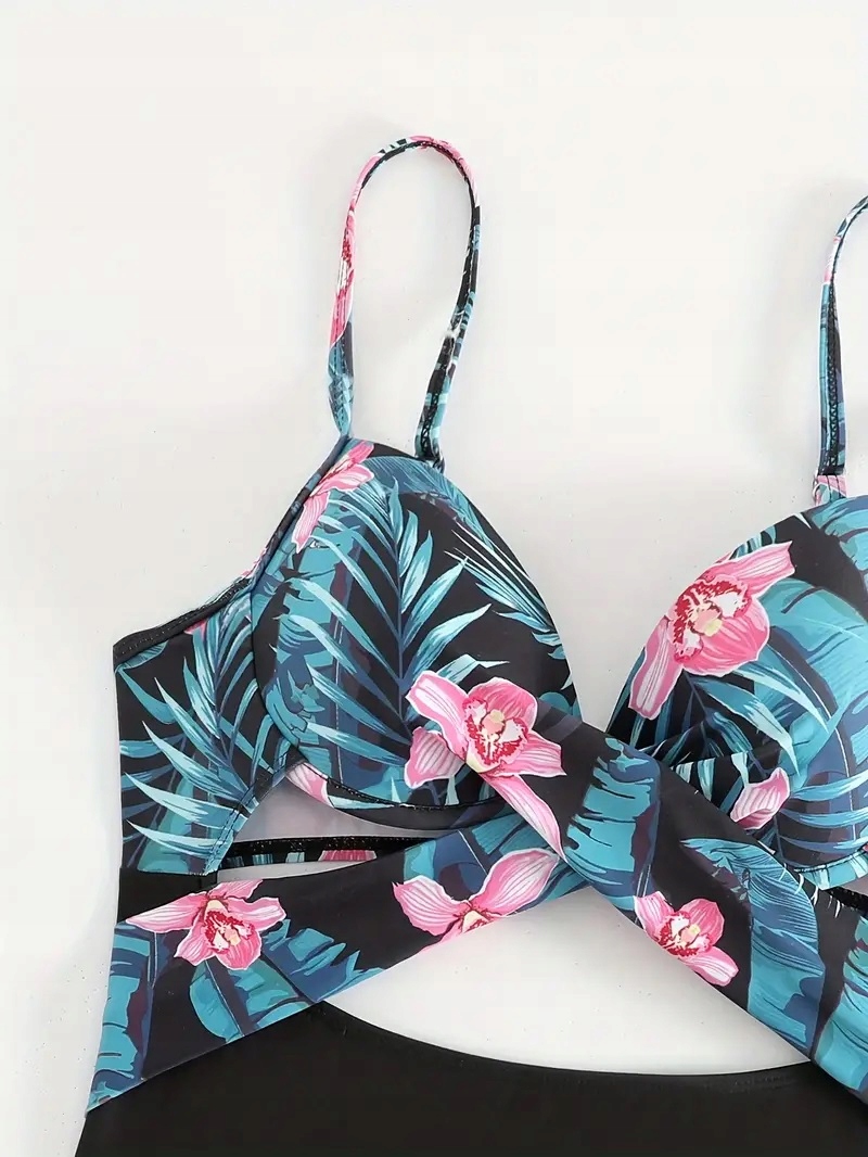 STRÓJ KĄPIELOWY JEDNOCZĘŚCIOWY PUSH-UP ROŚLINNY NADRUK ROZM M (73) Fason majtek figi