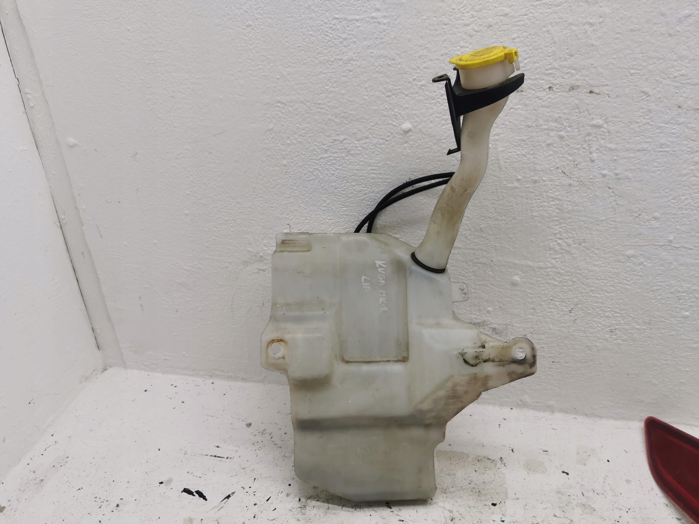 Behälter Spritzdüse FORD KUGA MK2 CV44-17B613-AD