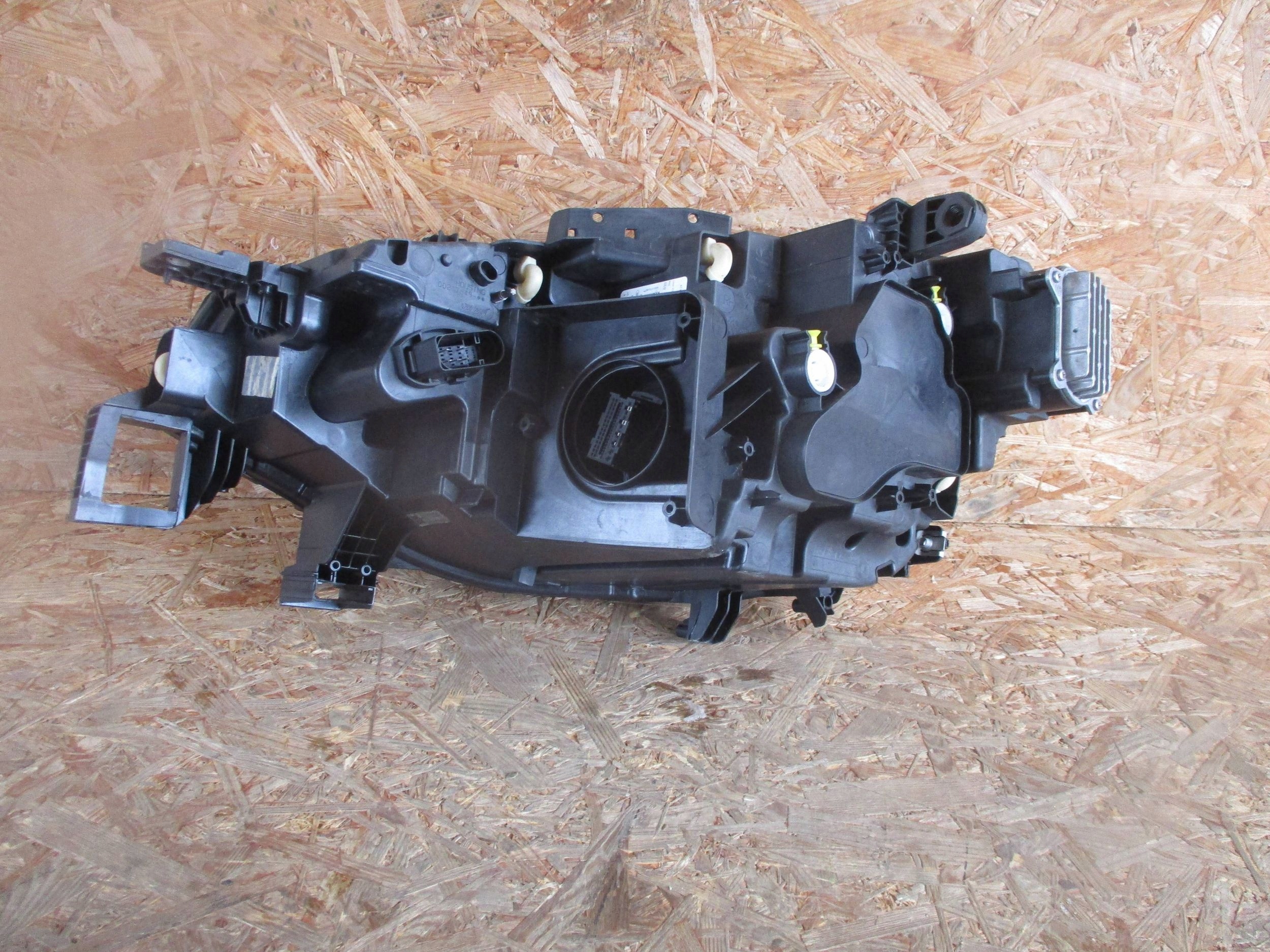 light front front right VW ID4 11B IQ LIGHT