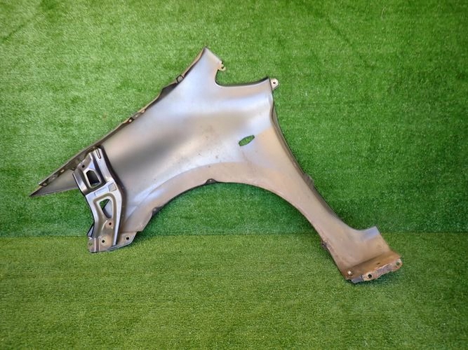 TOYOTA AURIS and 06- fender right front front