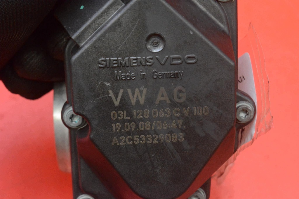 Valvola a farfalla 03L128063C AUDI A4 B8 2.0 TDI 143 KM 07-11