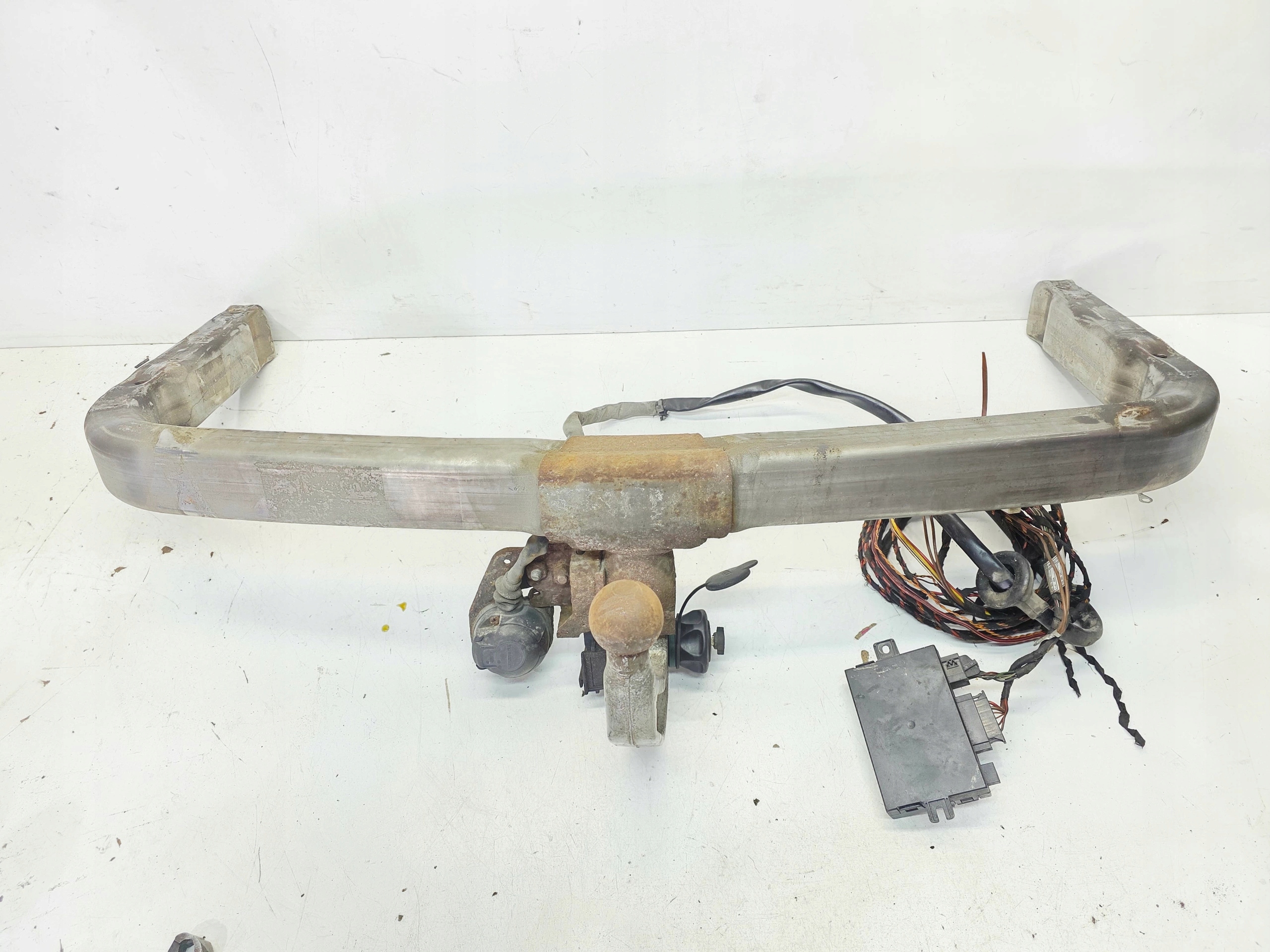 tow WYPINANY AL-KO AUDI A4 B7 8E0092155B 8E0800495A