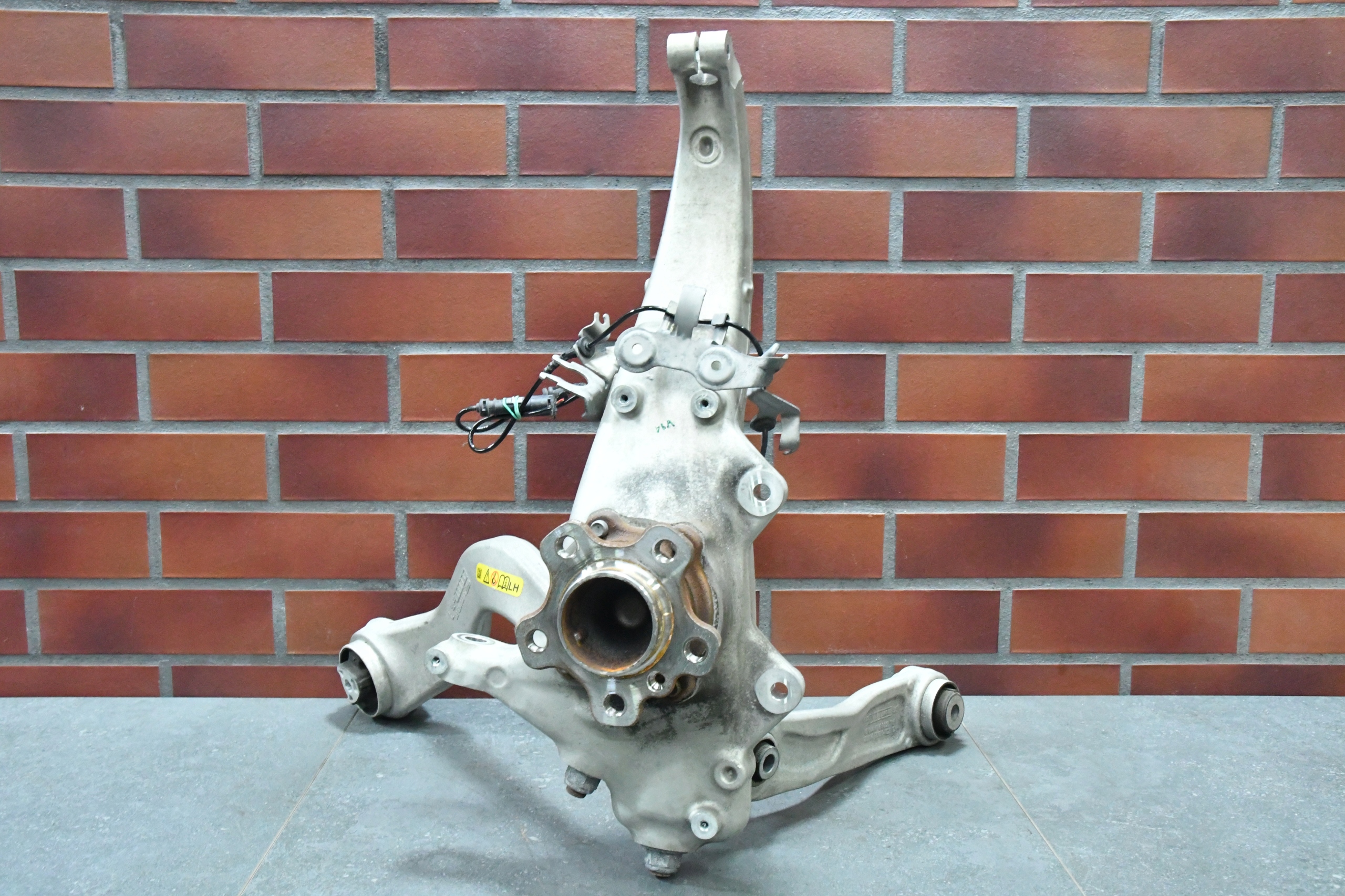 swing left front front shock absorber left BMW 5 G60 22580km