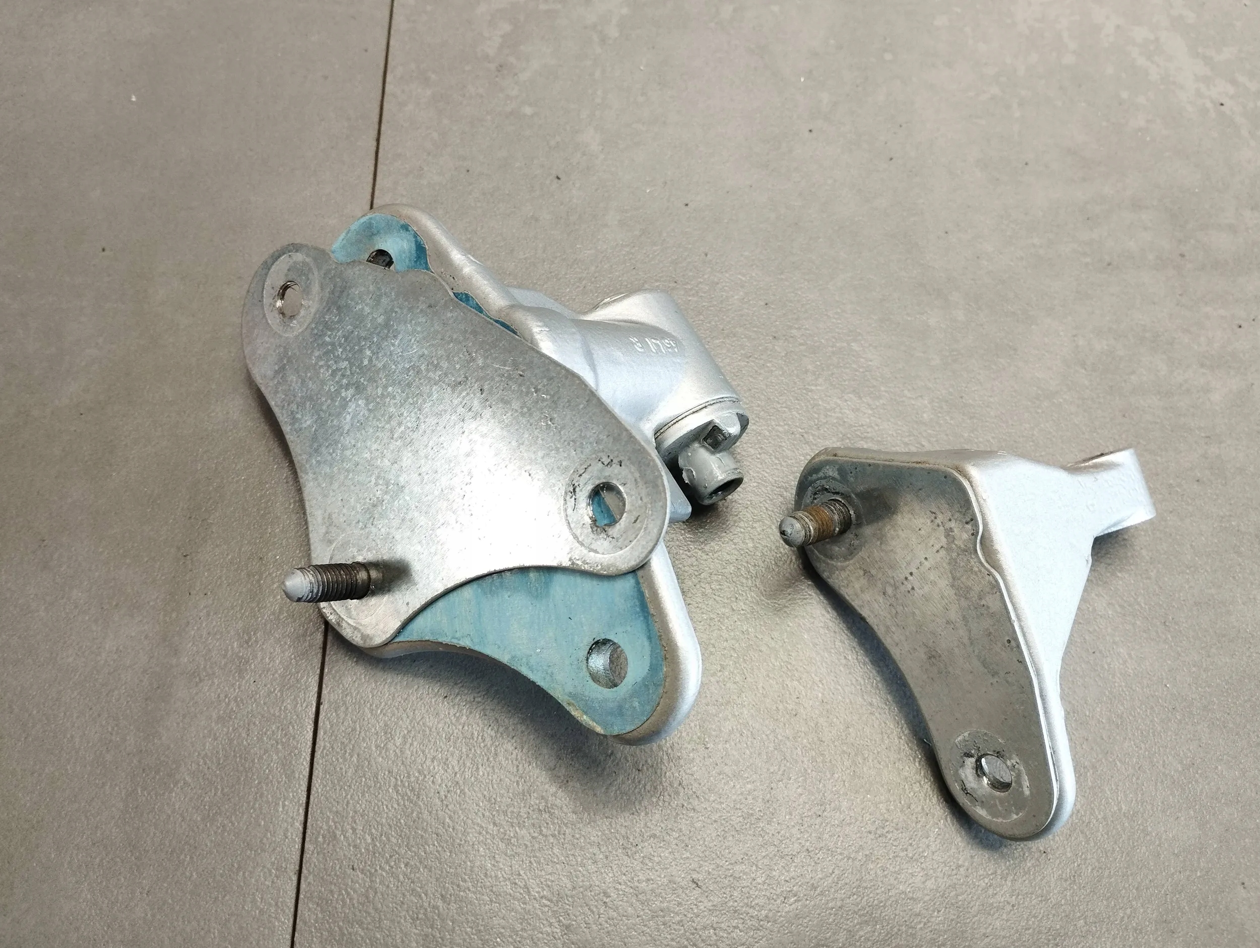 Mercedes ML W164 scharniere Tür links heck