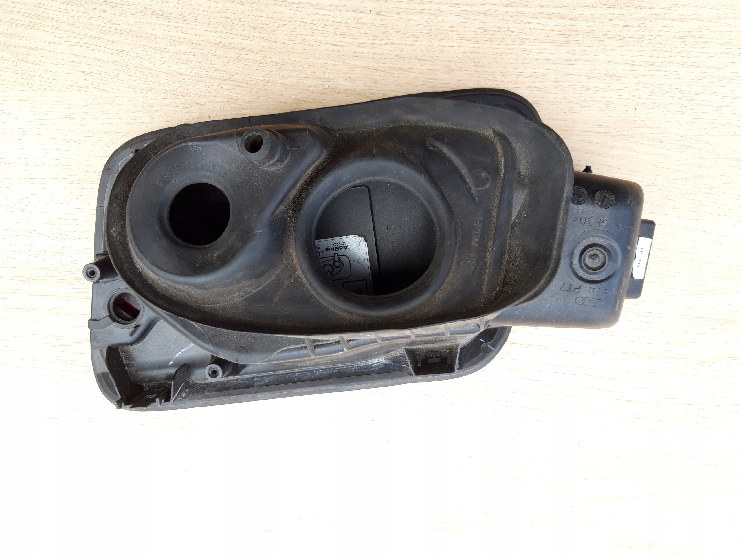 KLAPKA WLEWU PALIWA DIESEL AUDI Q2 81A809906A Numer katalogowy części 81A809906A
