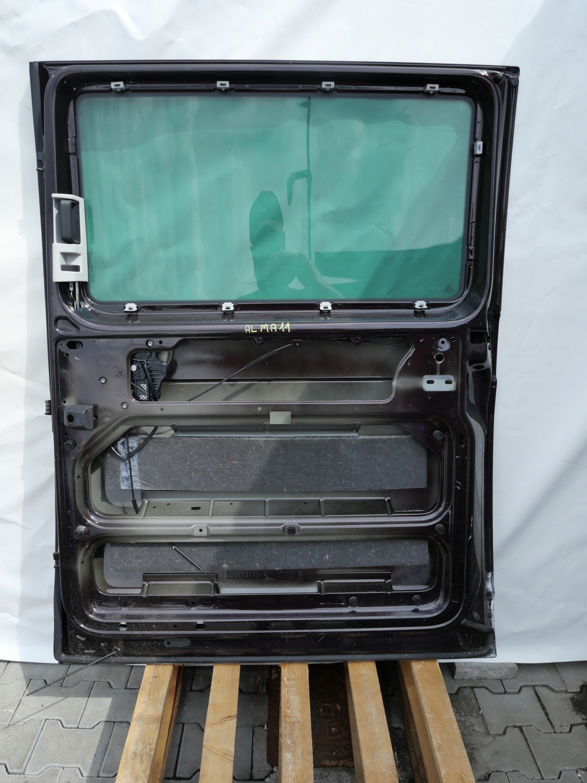 VW T6 door sliding right