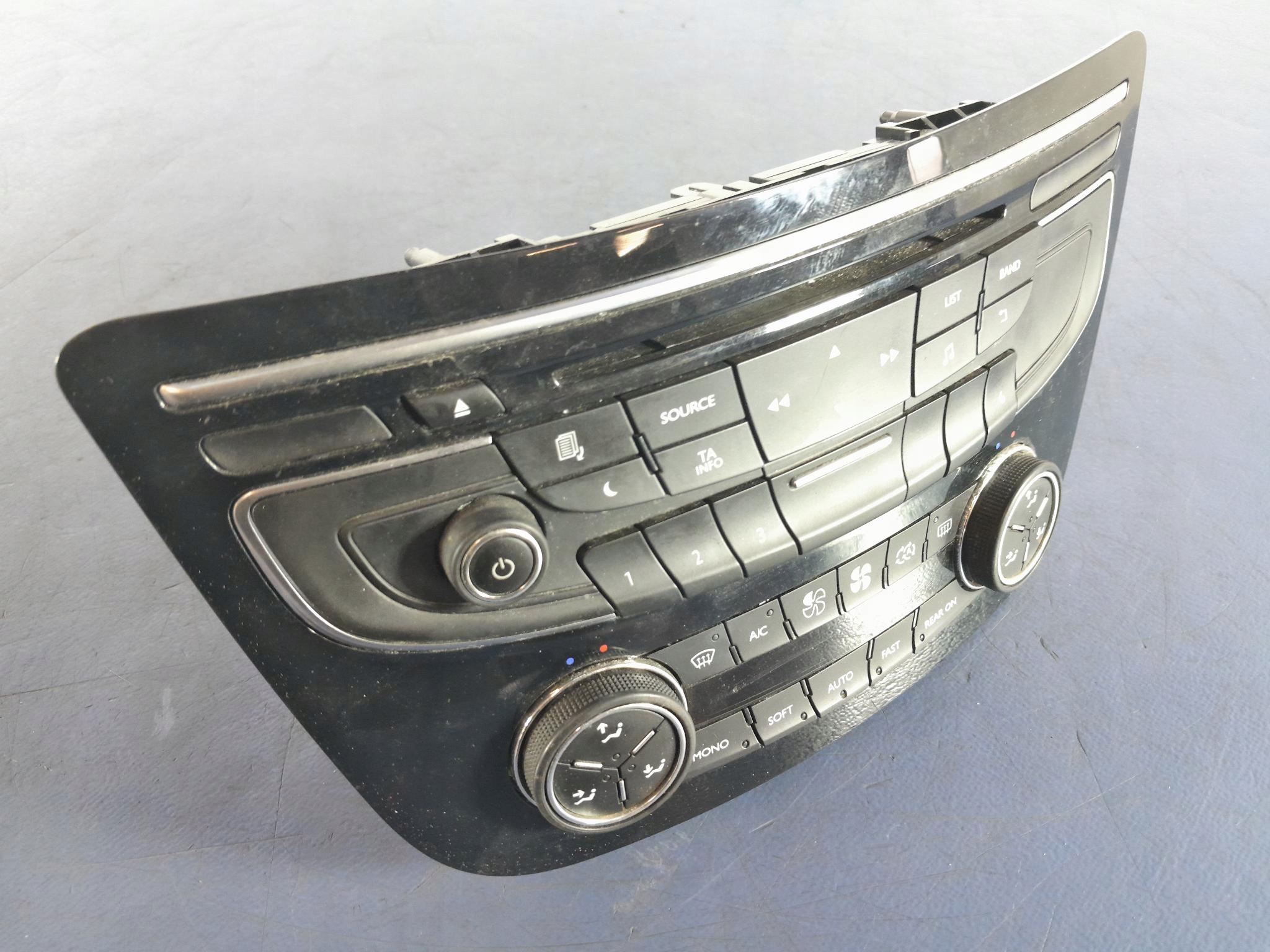 PEUGEOT 508 I PANEL RADIA NAWIGACJI KLIMATYZACJI Producent części Peugeot OE