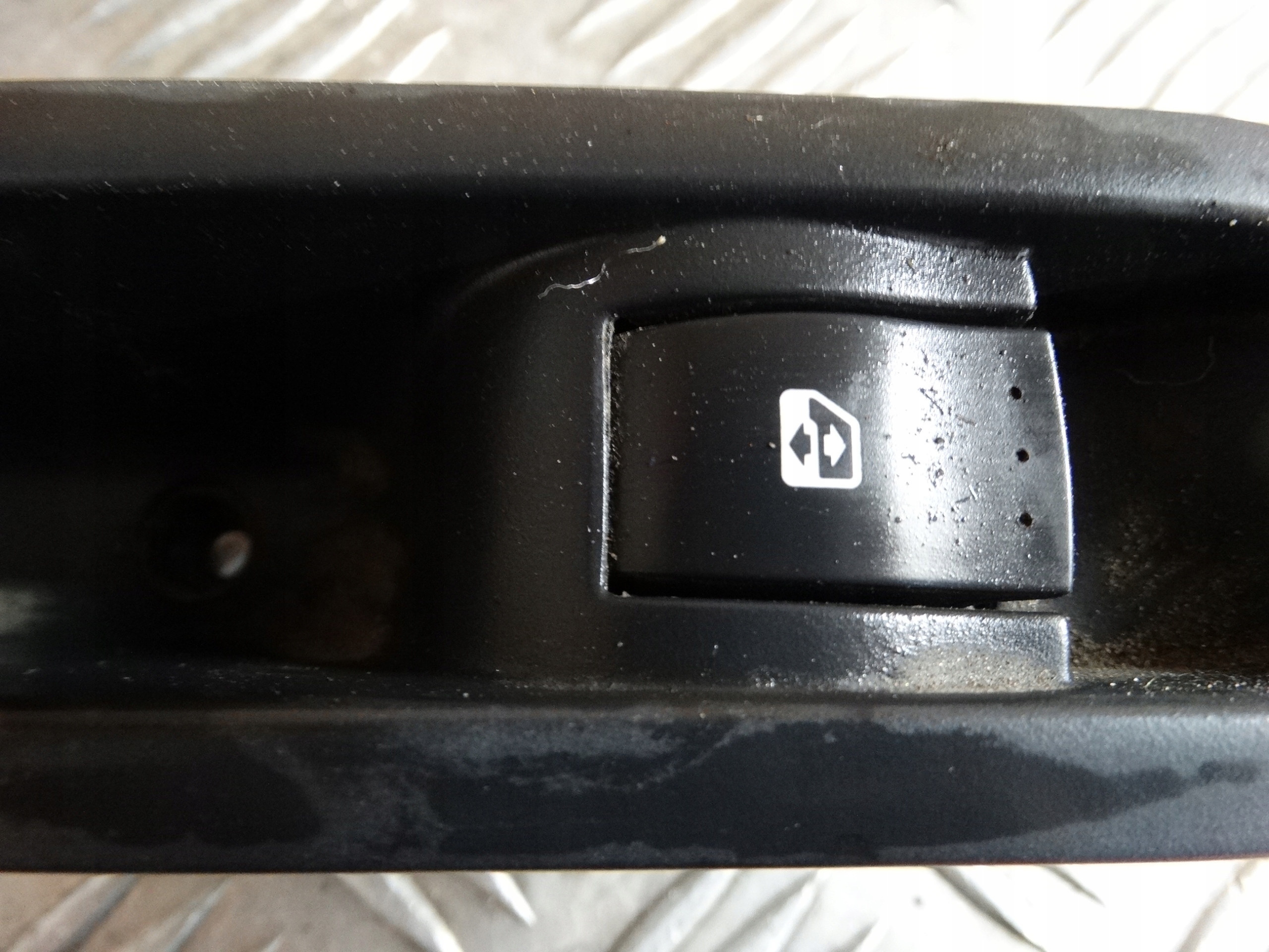 window control switch left rear part RENAULT SCENIC 156013870