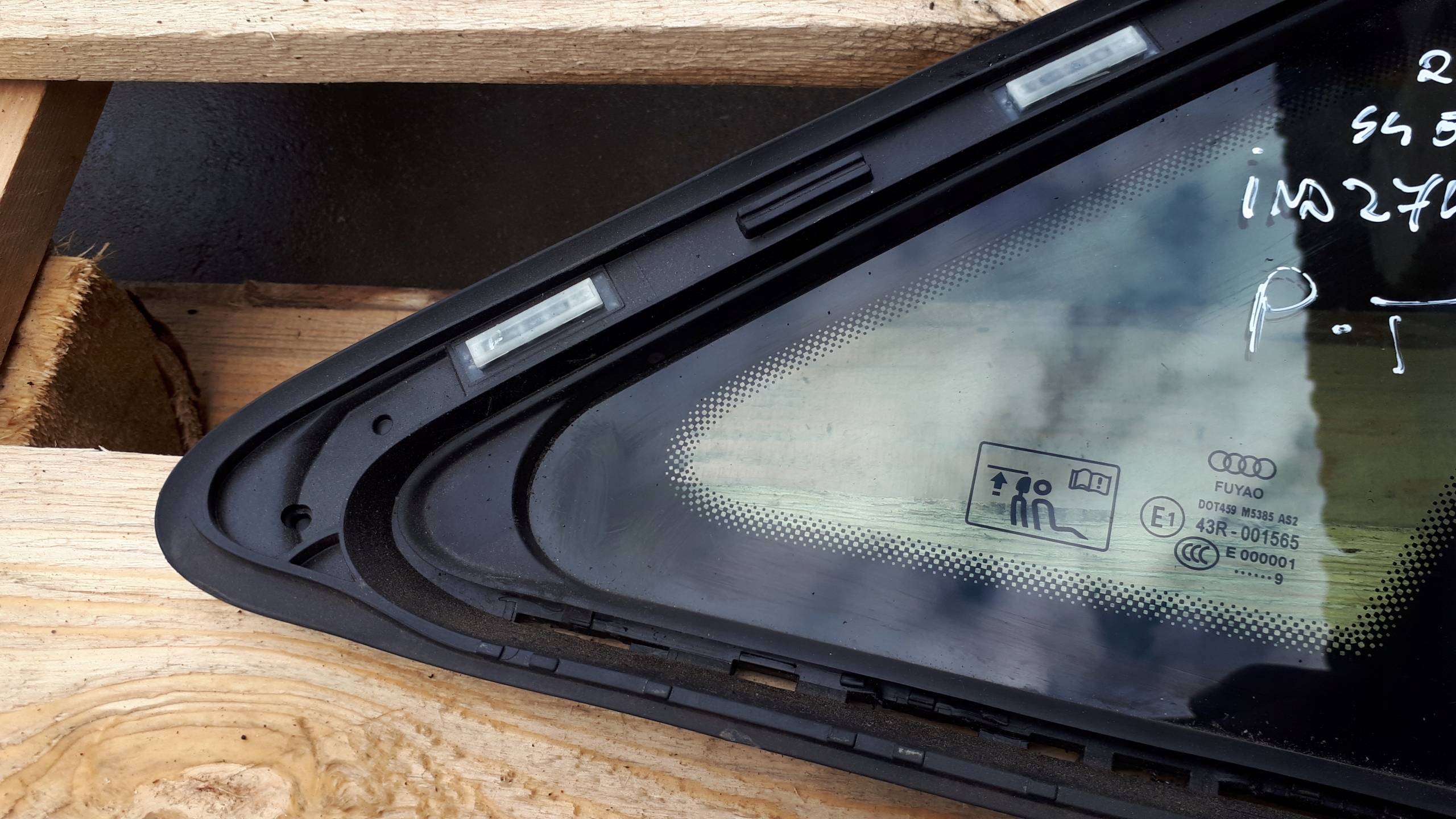 S4 B9 A4 8W window bodywork right rear part sedan 19R