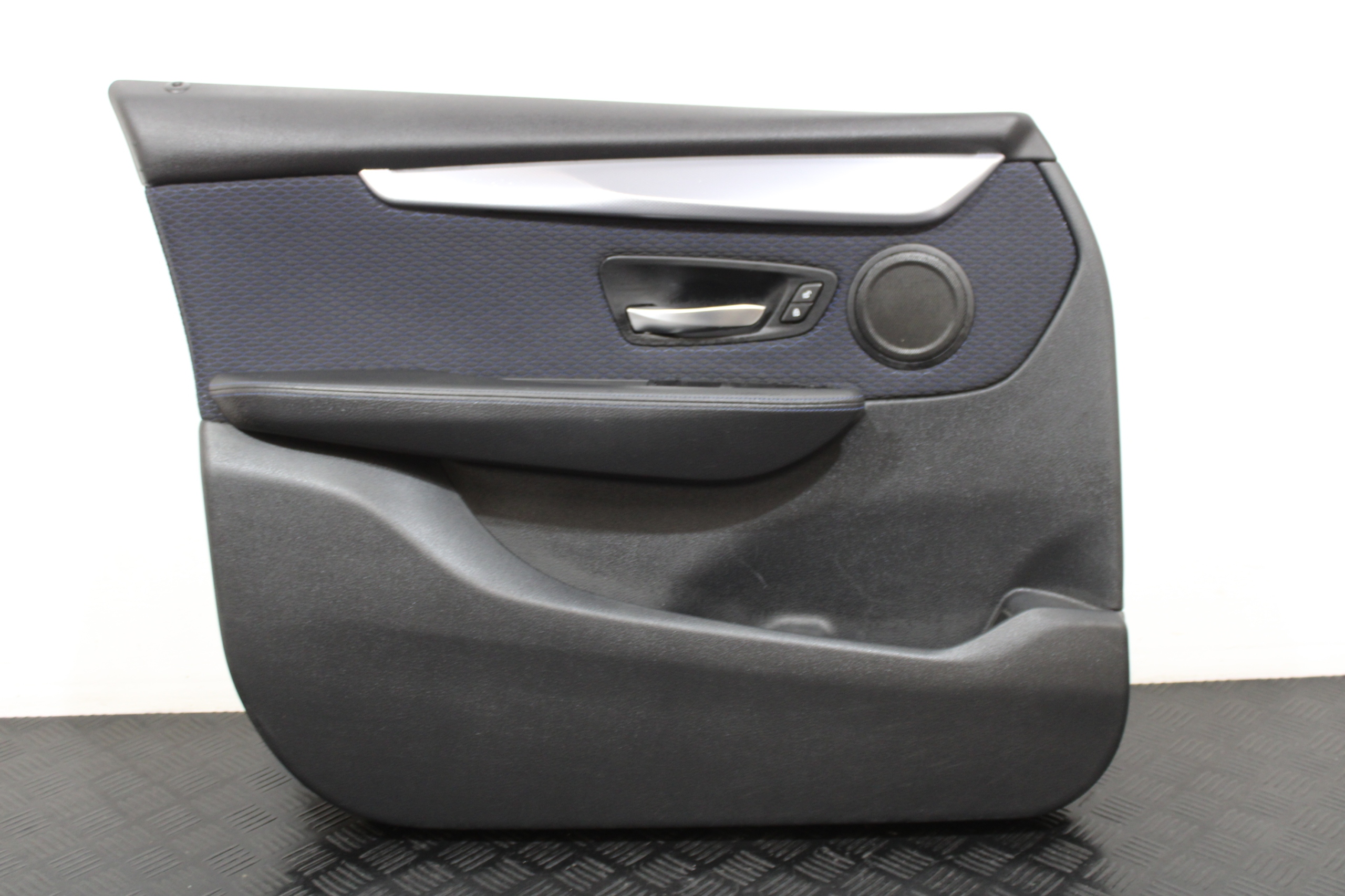 upholstery side door left front BMW 2 F45 ACTIVE TOURER