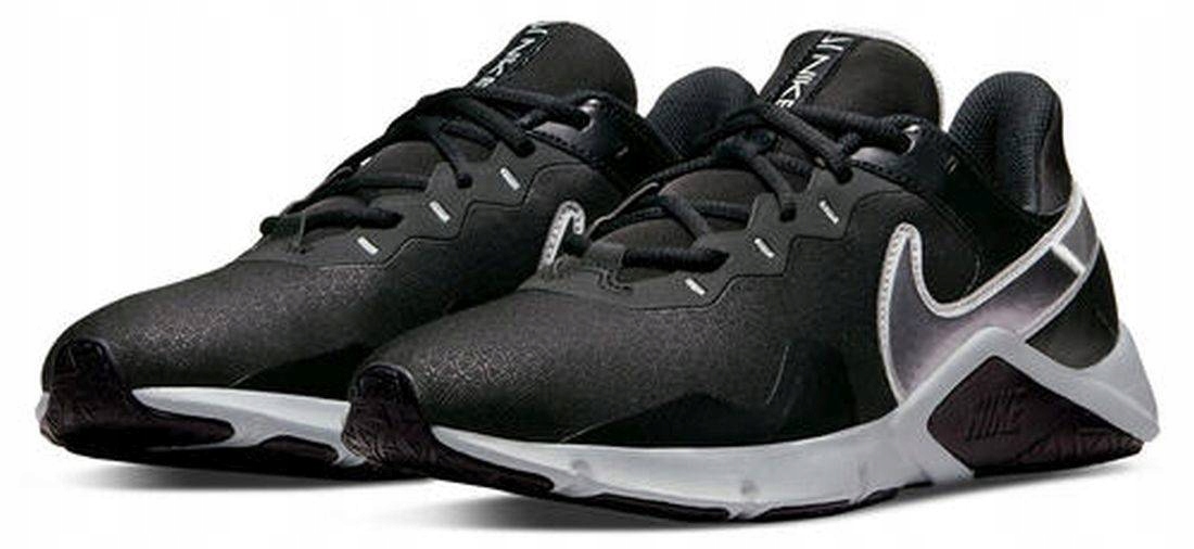 Boty Nike CQ9356-008 Legend Essential 2